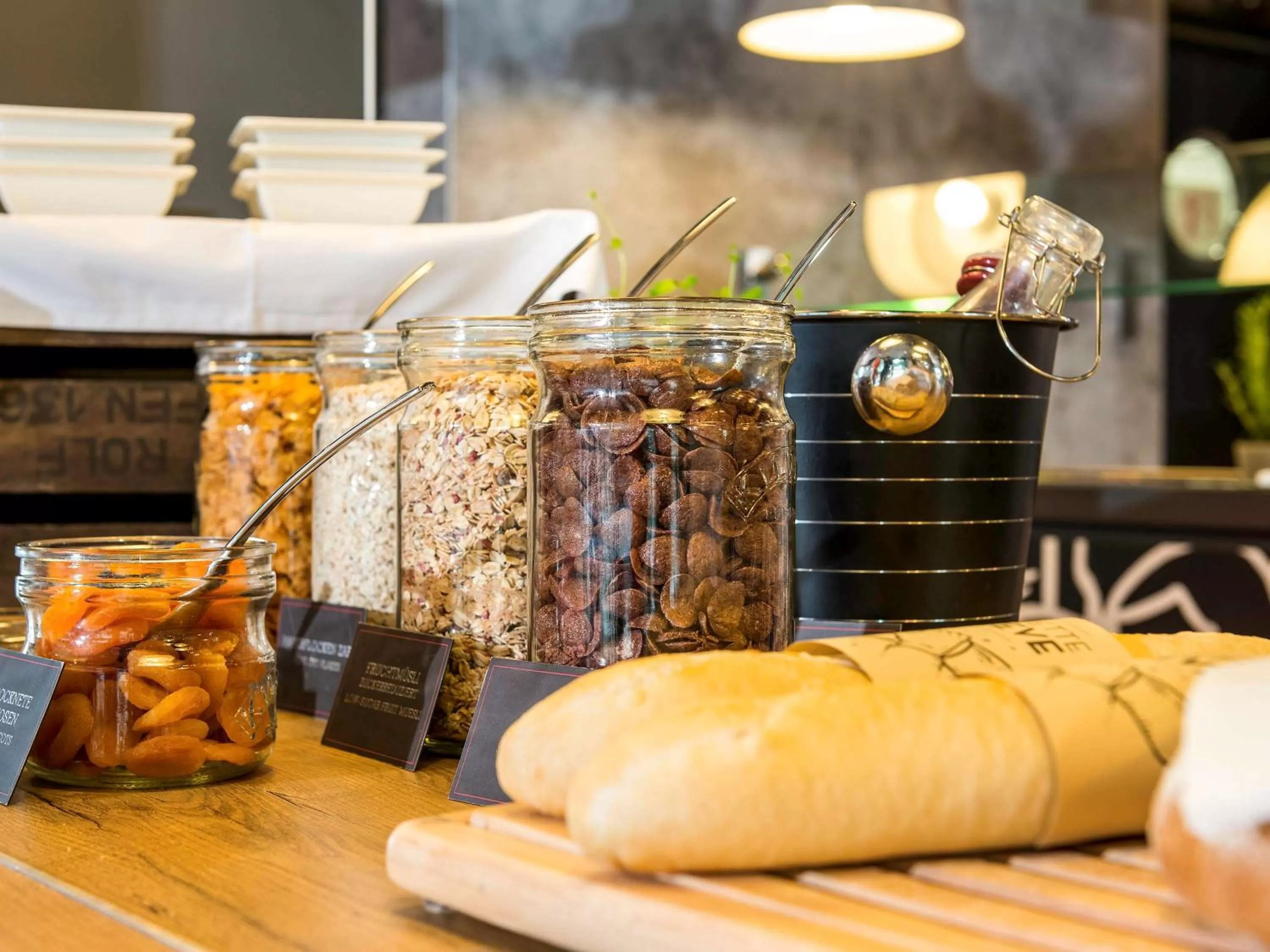 Restaurant/places to eat in Ibis München Airport Süd