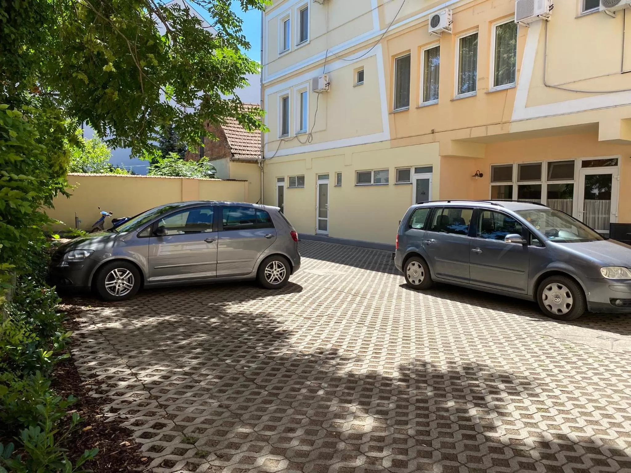 Parking in Tisza Alfa Hotel