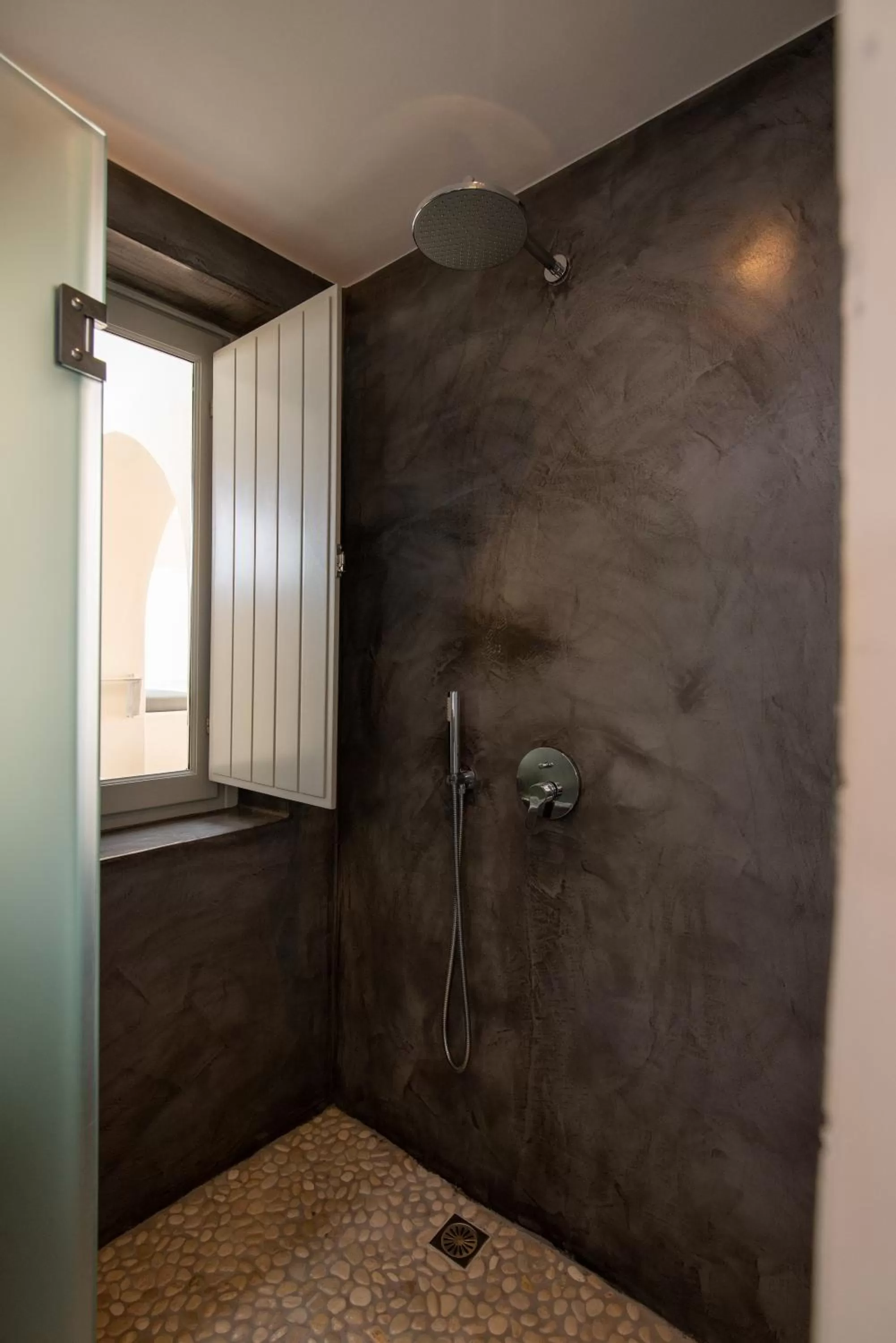 Caldera Cliff Illusion