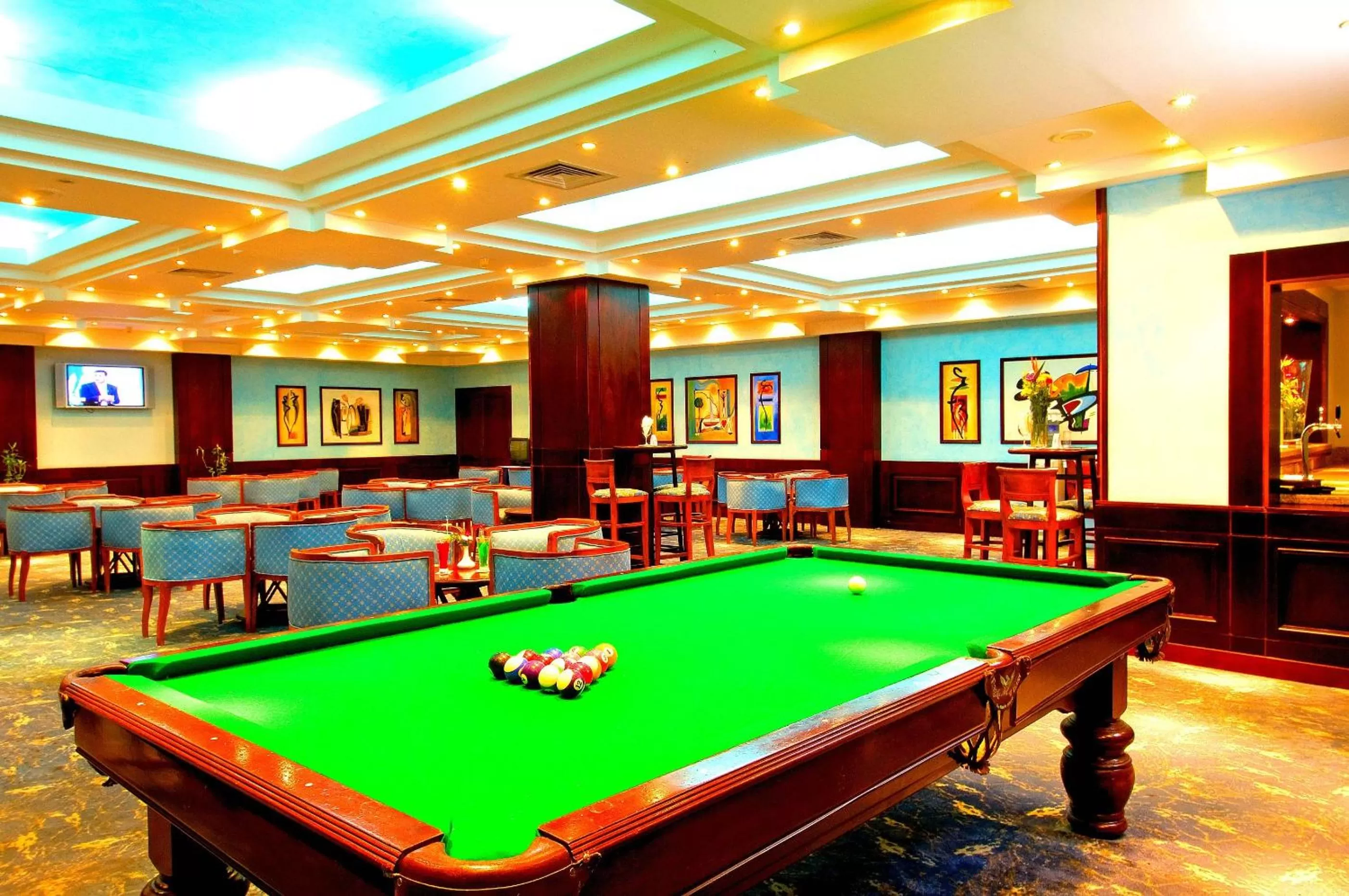 Billiard in Palm Beach Resort Families and Couples only