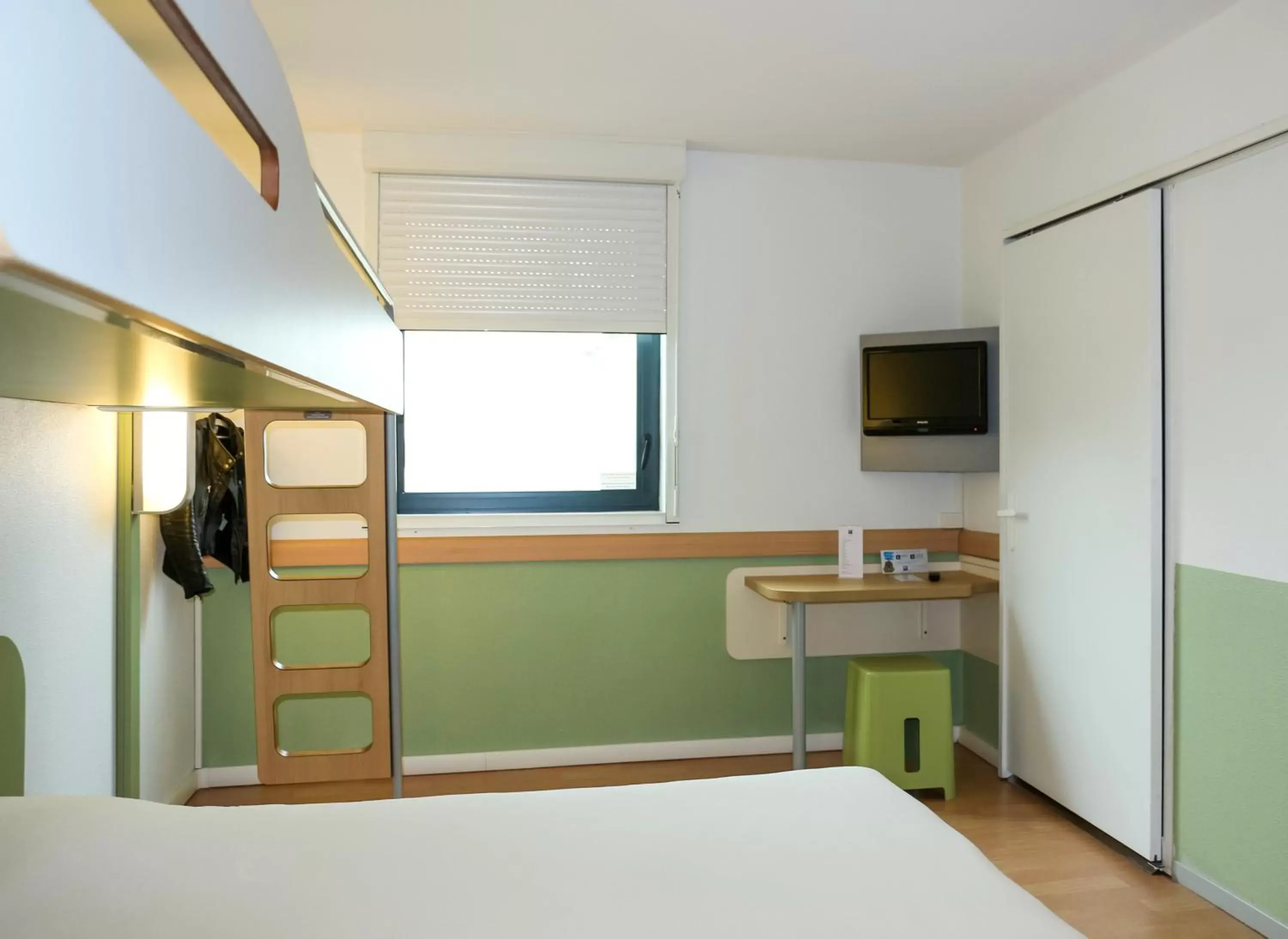 Triple Room - single occupancy in ibis budget Castelnaudary - A61 Triple Room - single occupancy in ibis budget Castelnaudary - A61