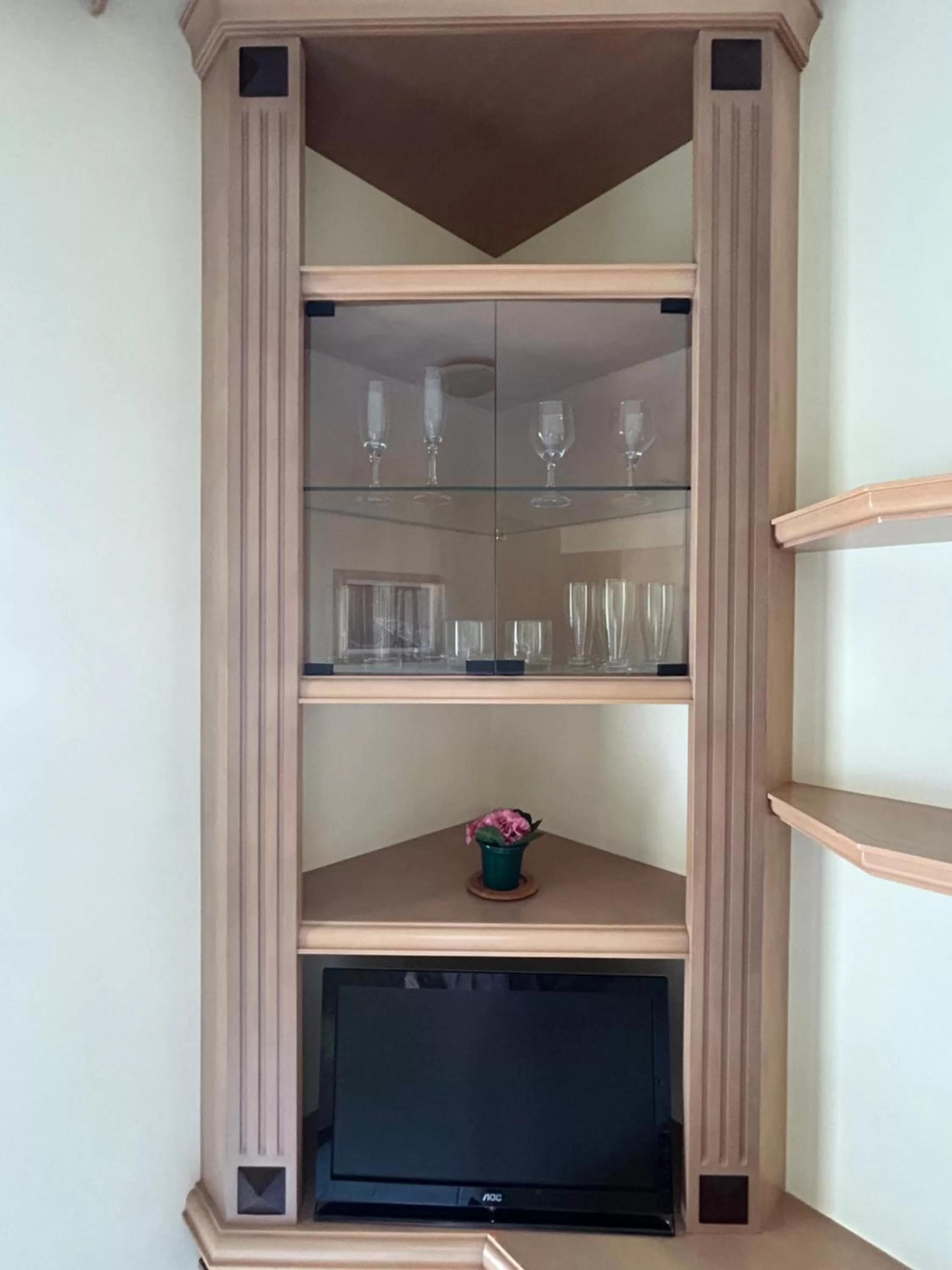 Kitchen or kitchenette in Golfinhos Apart Hotel