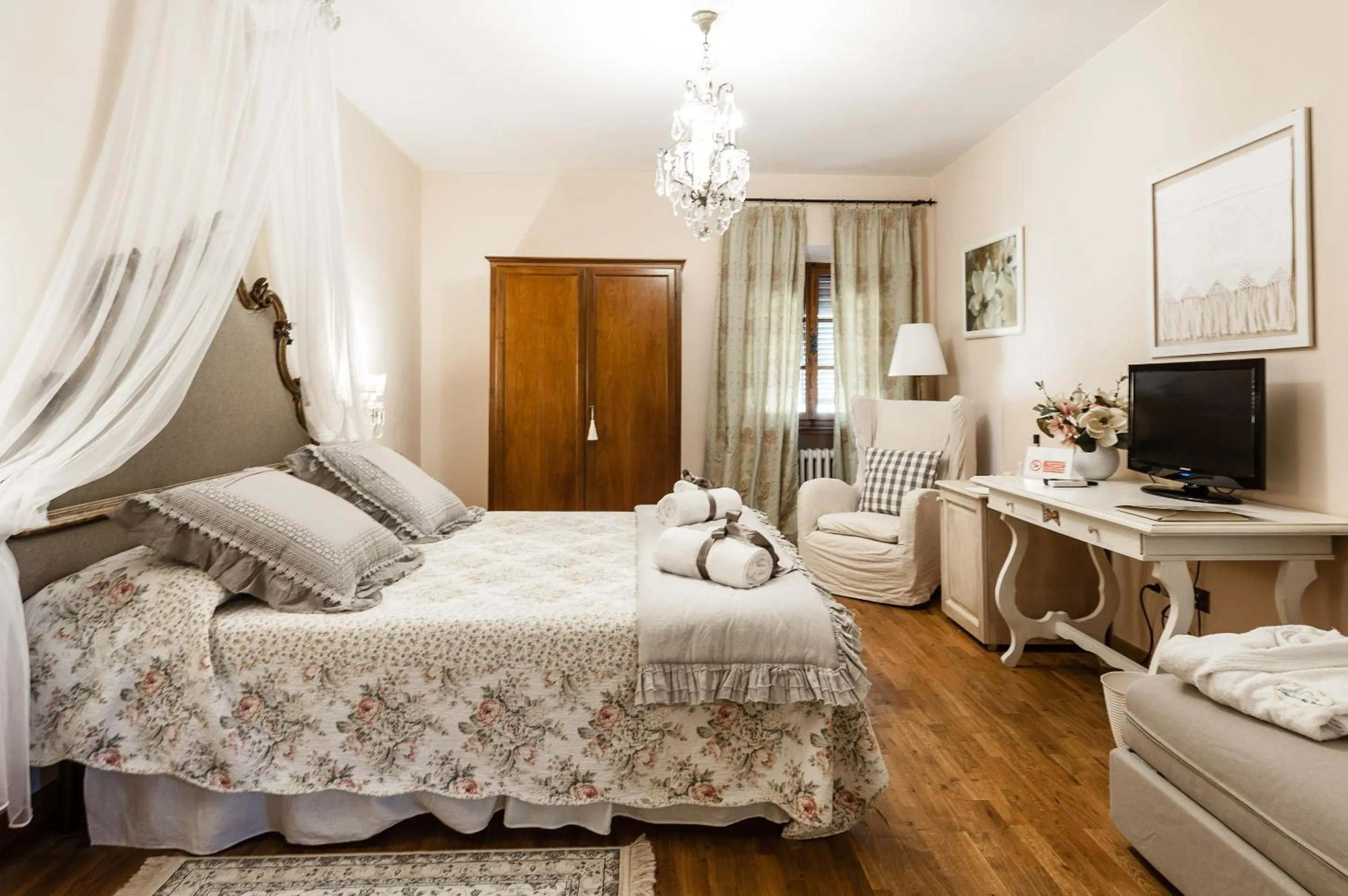Bed in Giardino della Pieve Relais- Adult Only