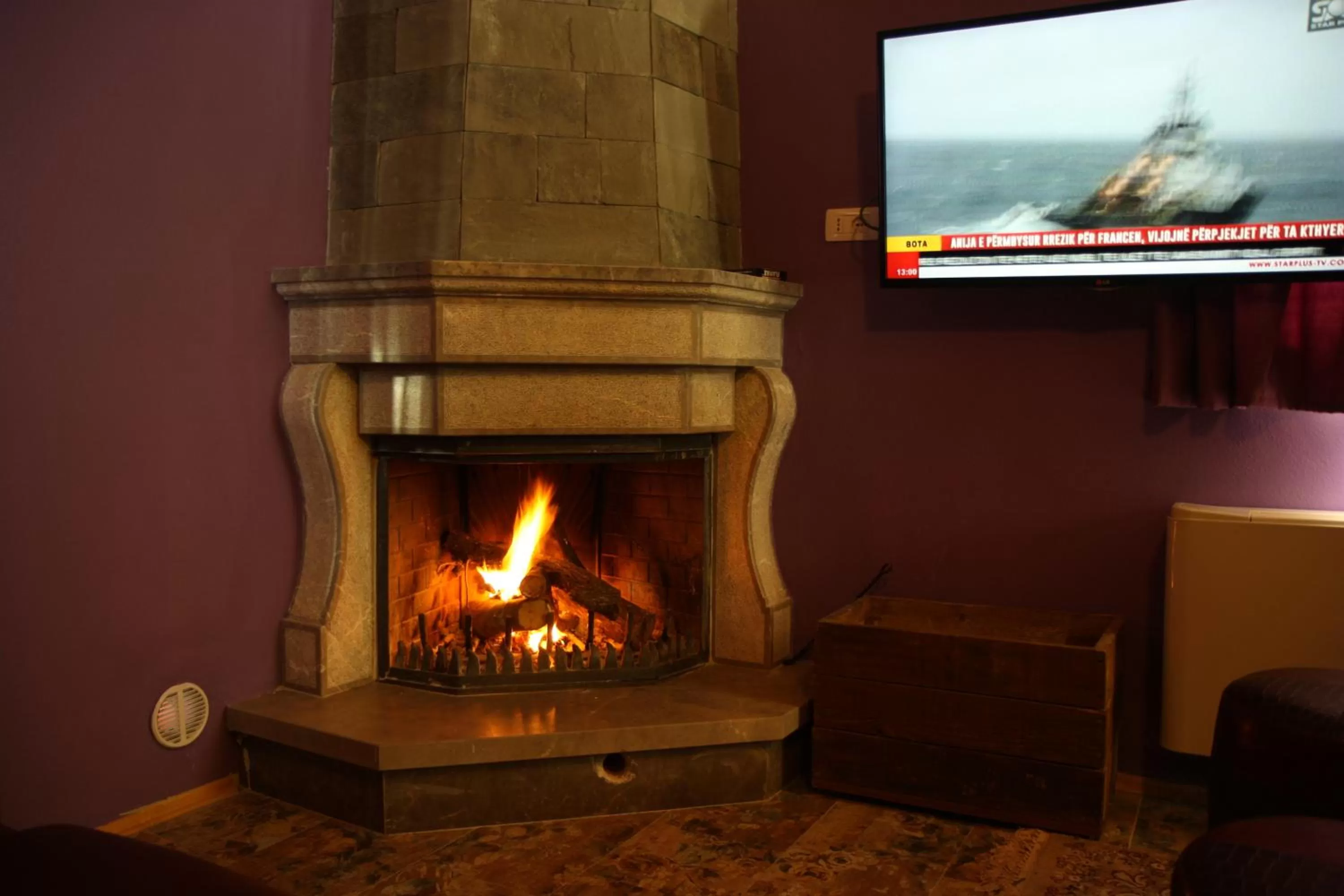 Communal lounge/ TV room in Hotel Bicaj