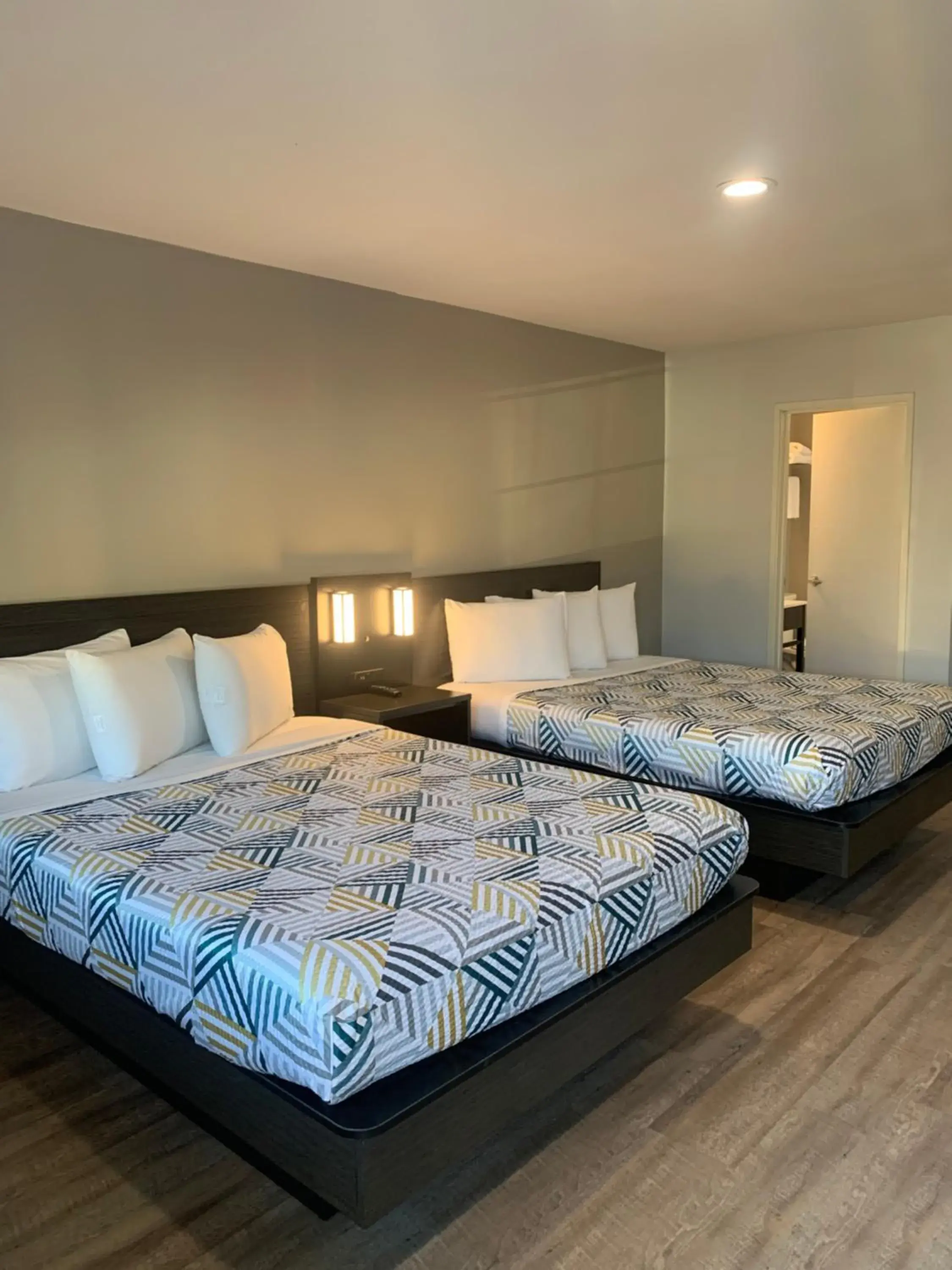 Queen Room with Two Queen Beds - single occupancy - Non-Smoking in Motel 6 San Diego, CA Airport Harbor Queen Room with Two Queen Beds - single occupancy - Non-Smoking in Motel 6 San Diego, CA Airport Harbor