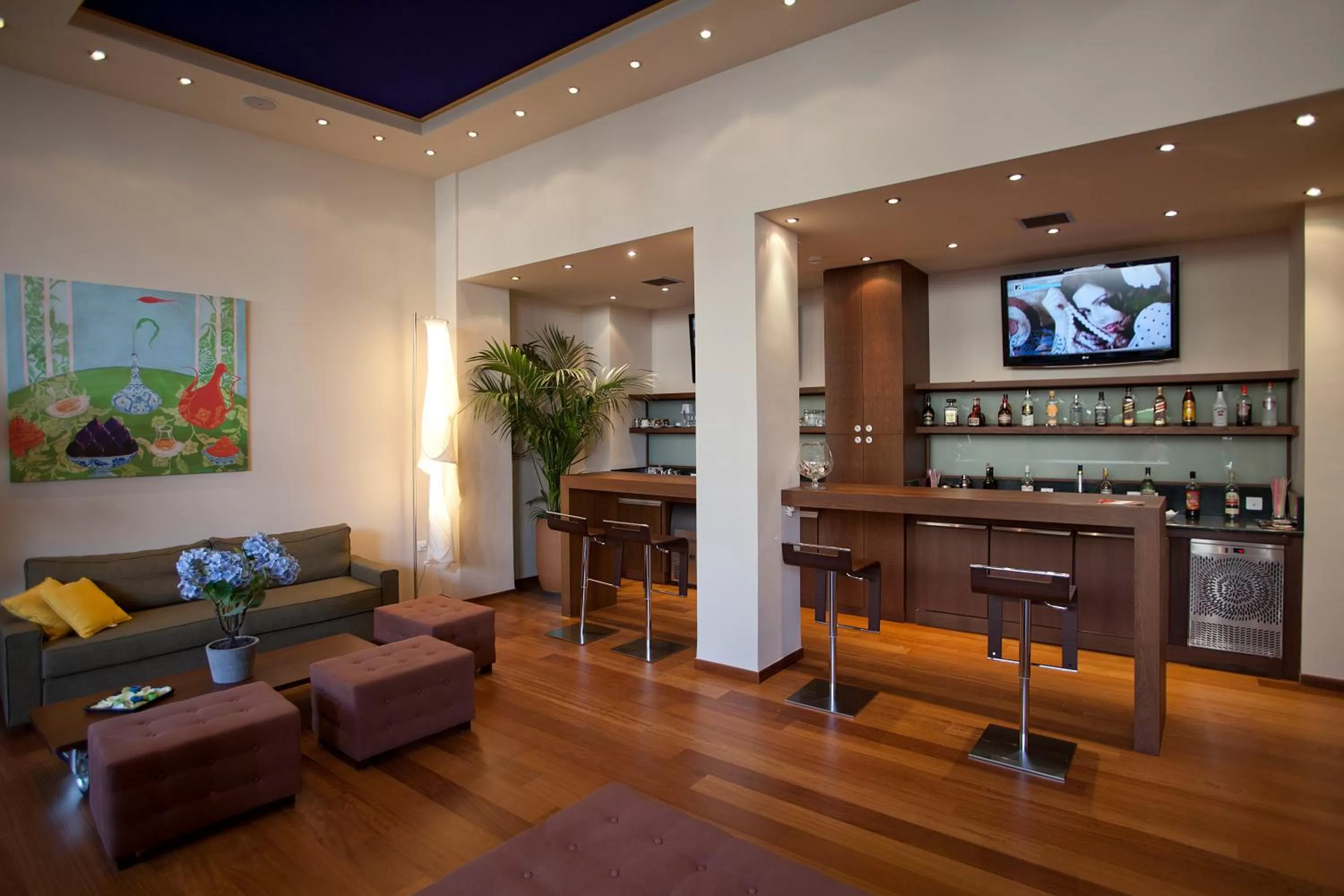 Lounge or bar in Athens Center Square Hotel