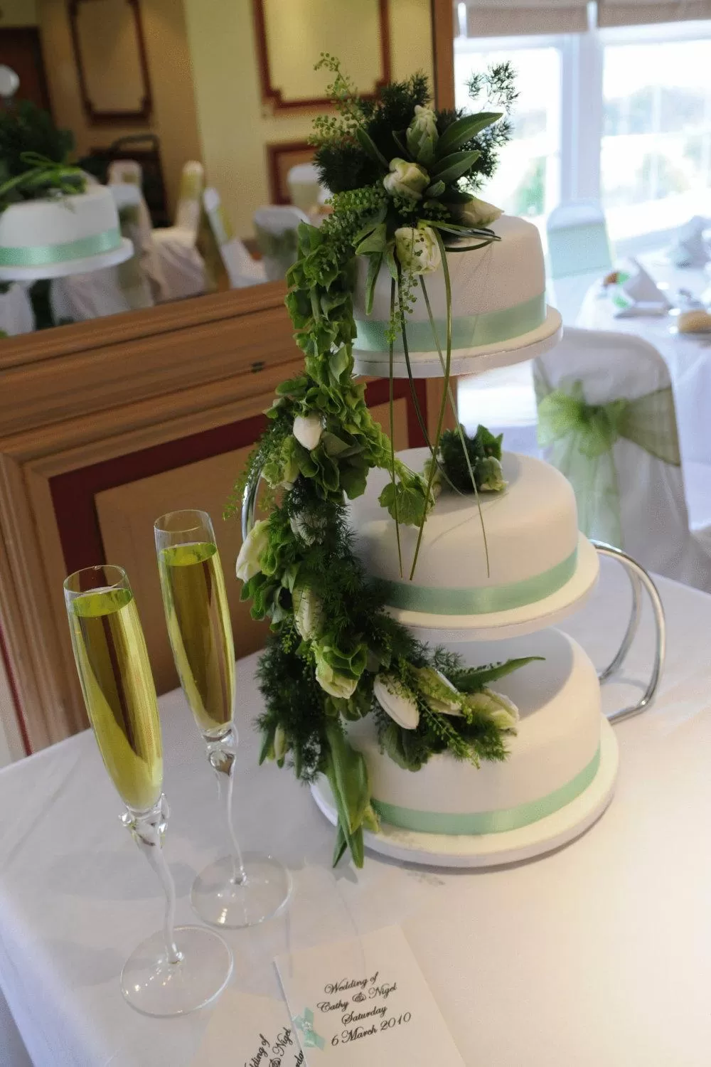 Food and drinks in Best Western Homestead Court Hotel