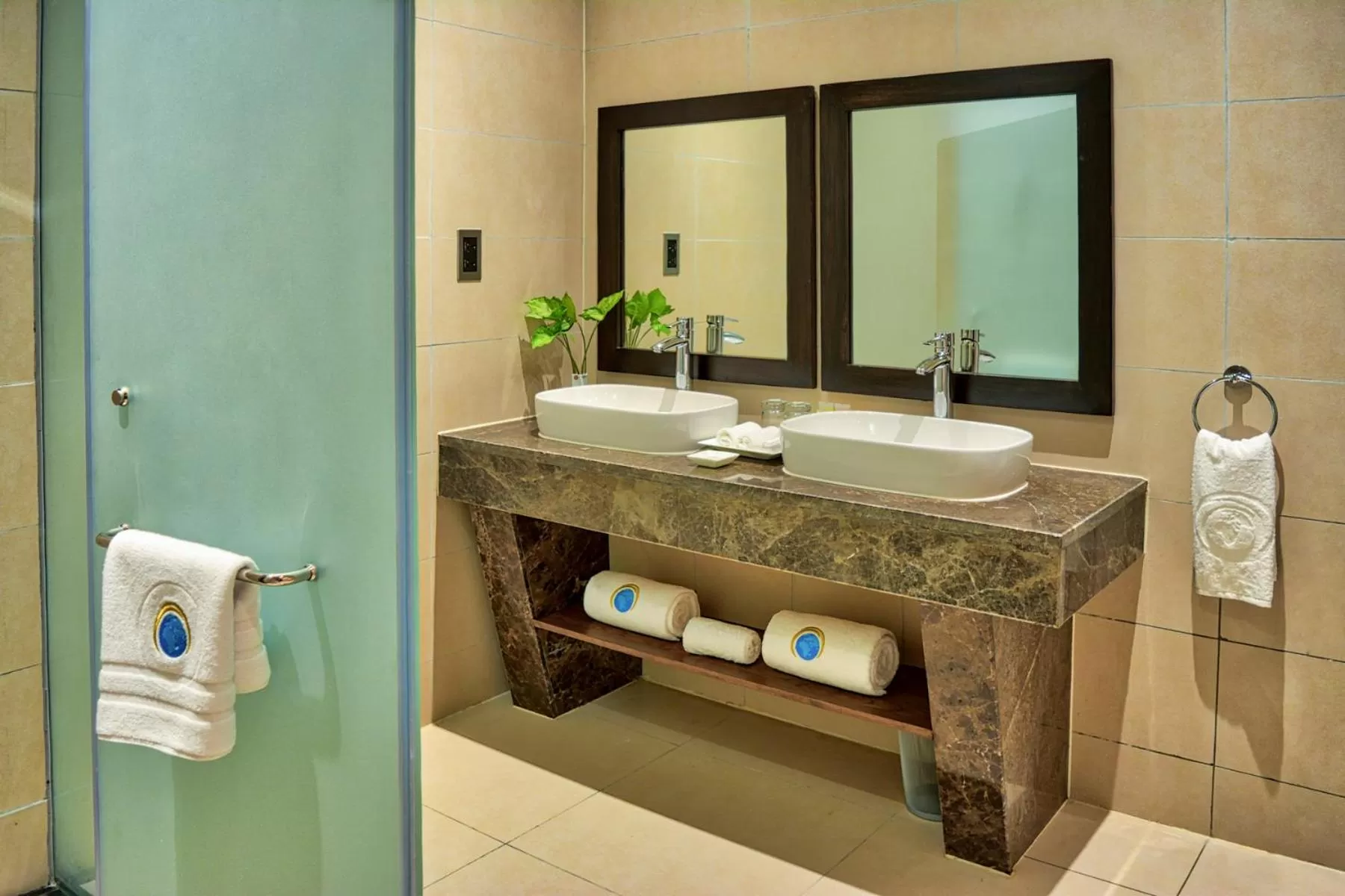 Bathroom in Speke Resort and Conference Center