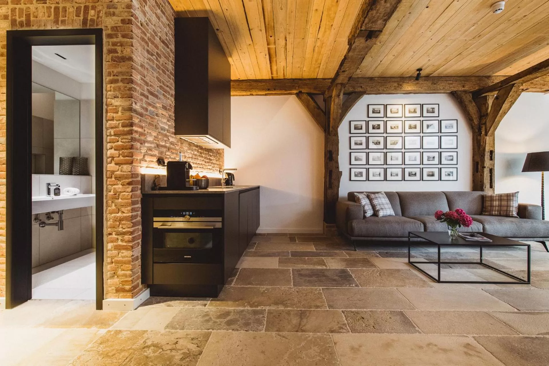 Kitchen or kitchenette in Gut Damp Ferien Lofts