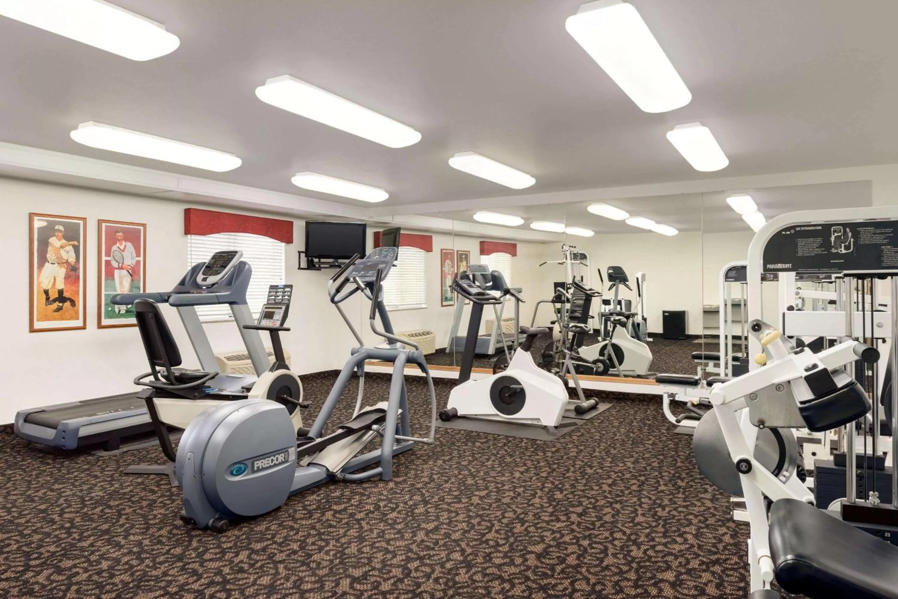Fitness centre/facilities in Travelodge by Wyndham Clinton Valley West Court