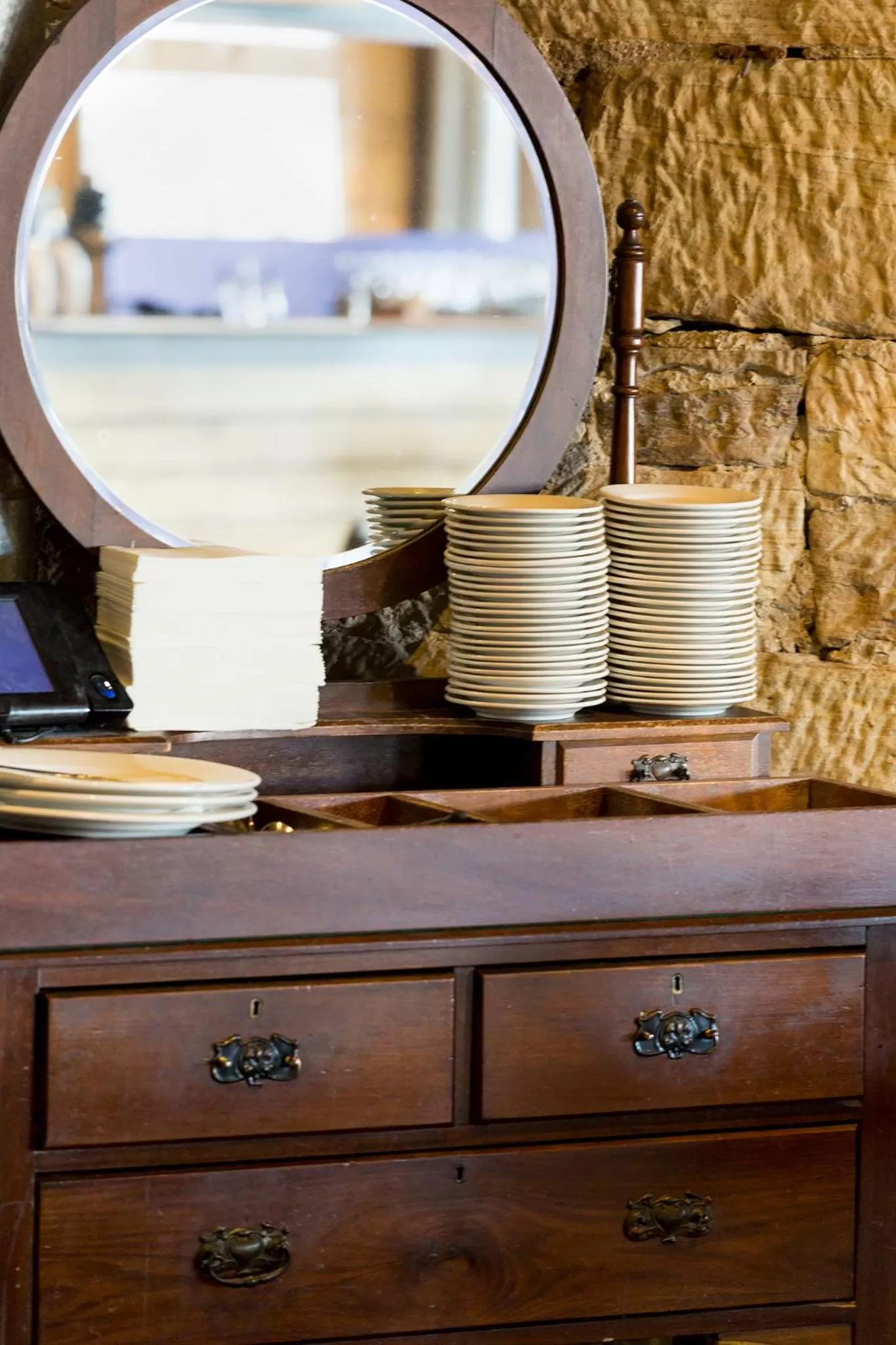 Food and drinks in Customs House Hotel