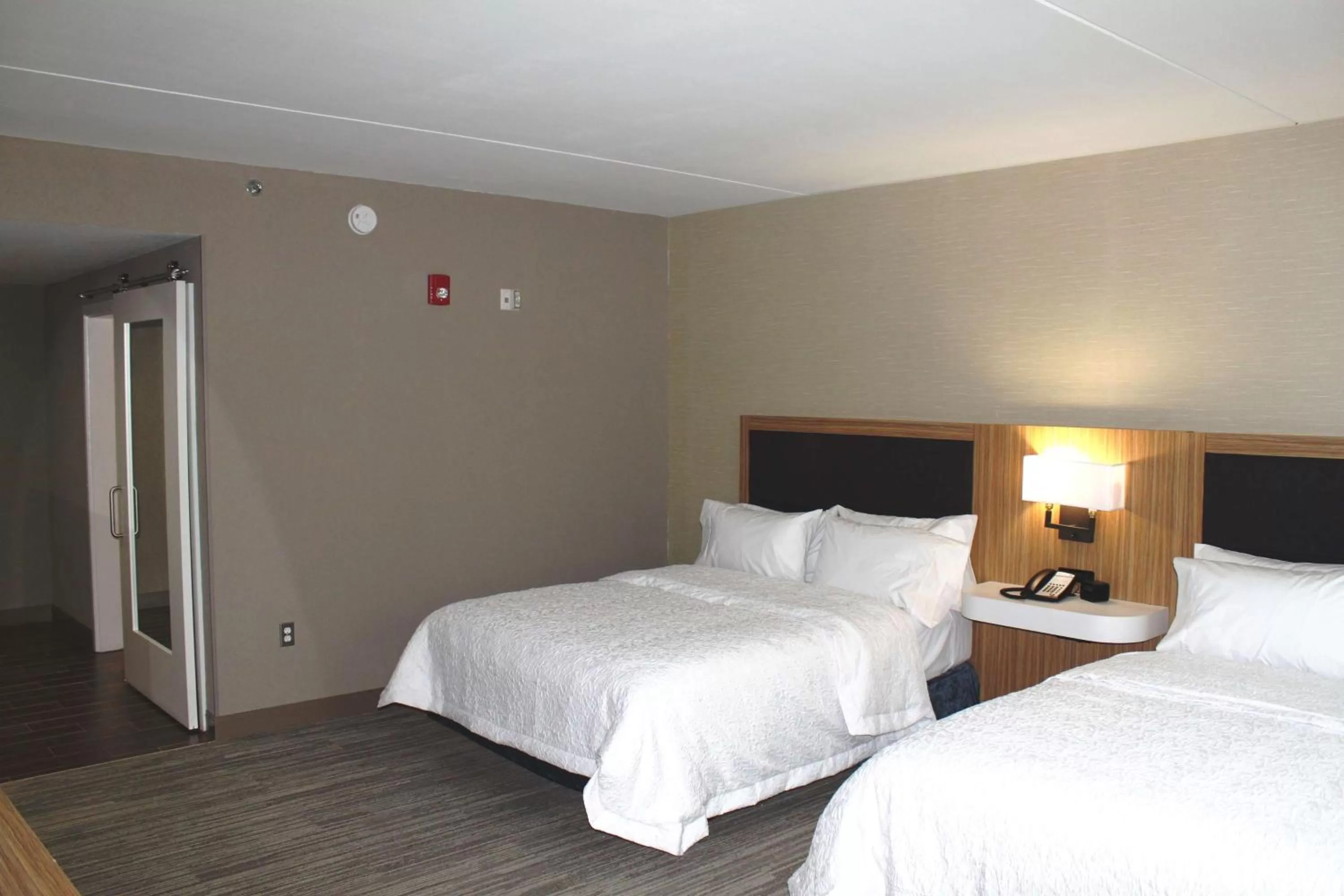 Bed in Hampton Inn Forsyth