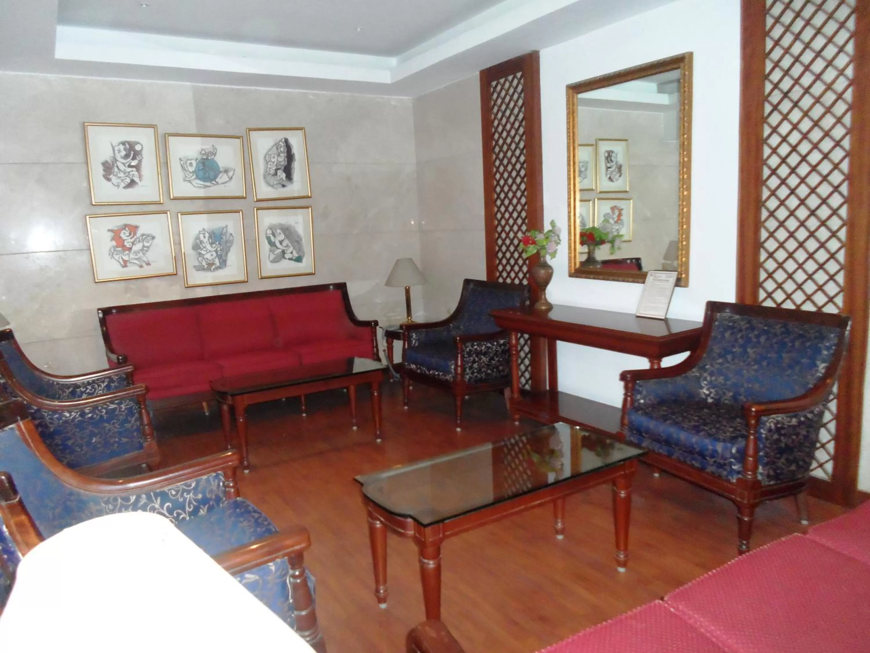 Lobby or reception in Hotel Bhimas Paradise