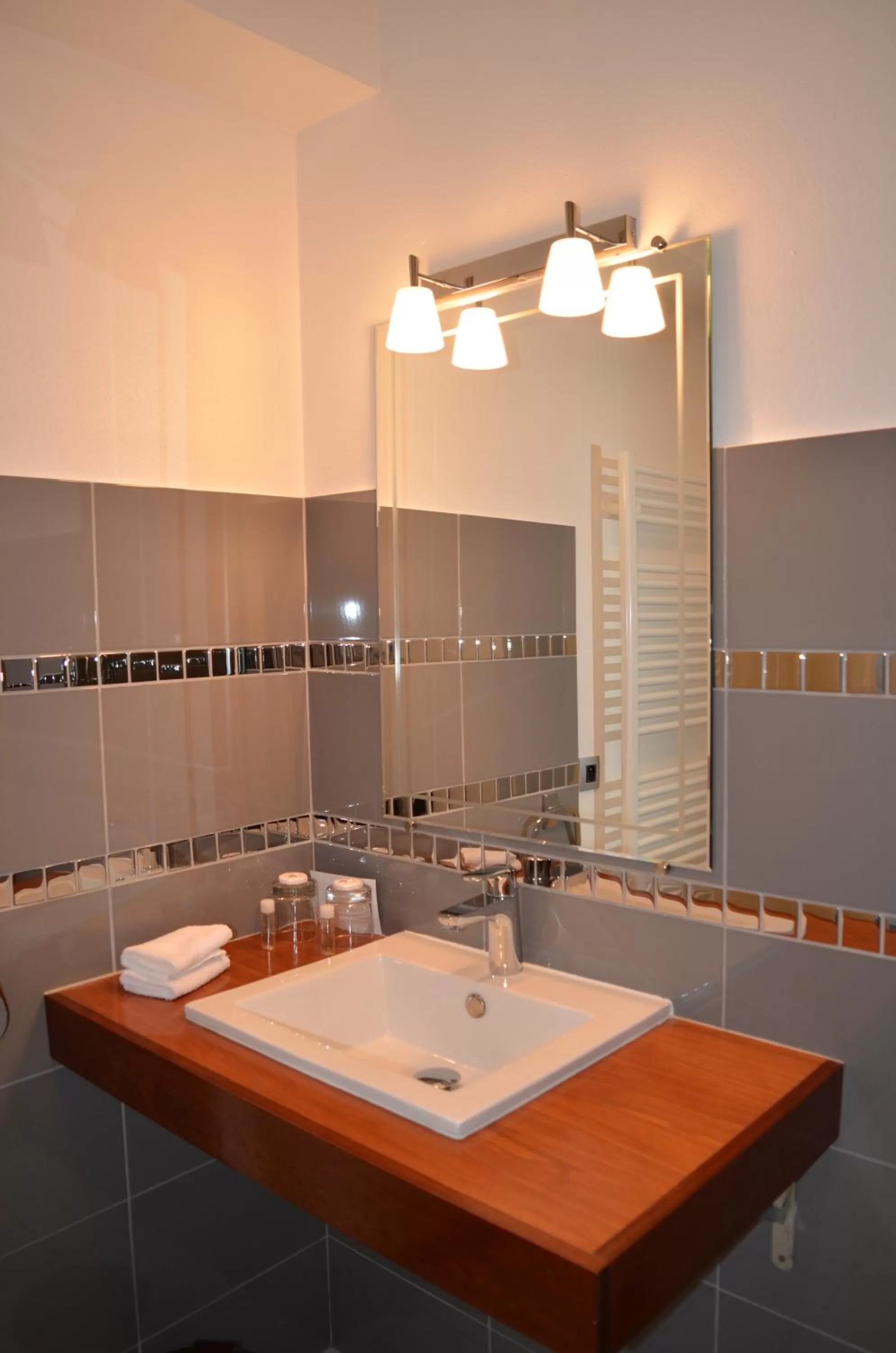 Bathroom in Hotel Le Toeno