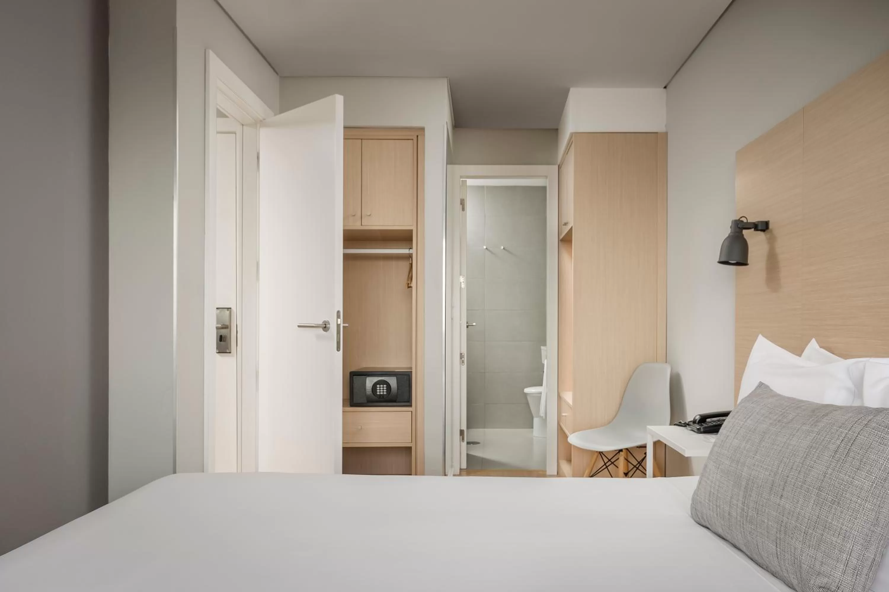 Bedroom, Bed in ClipHotel