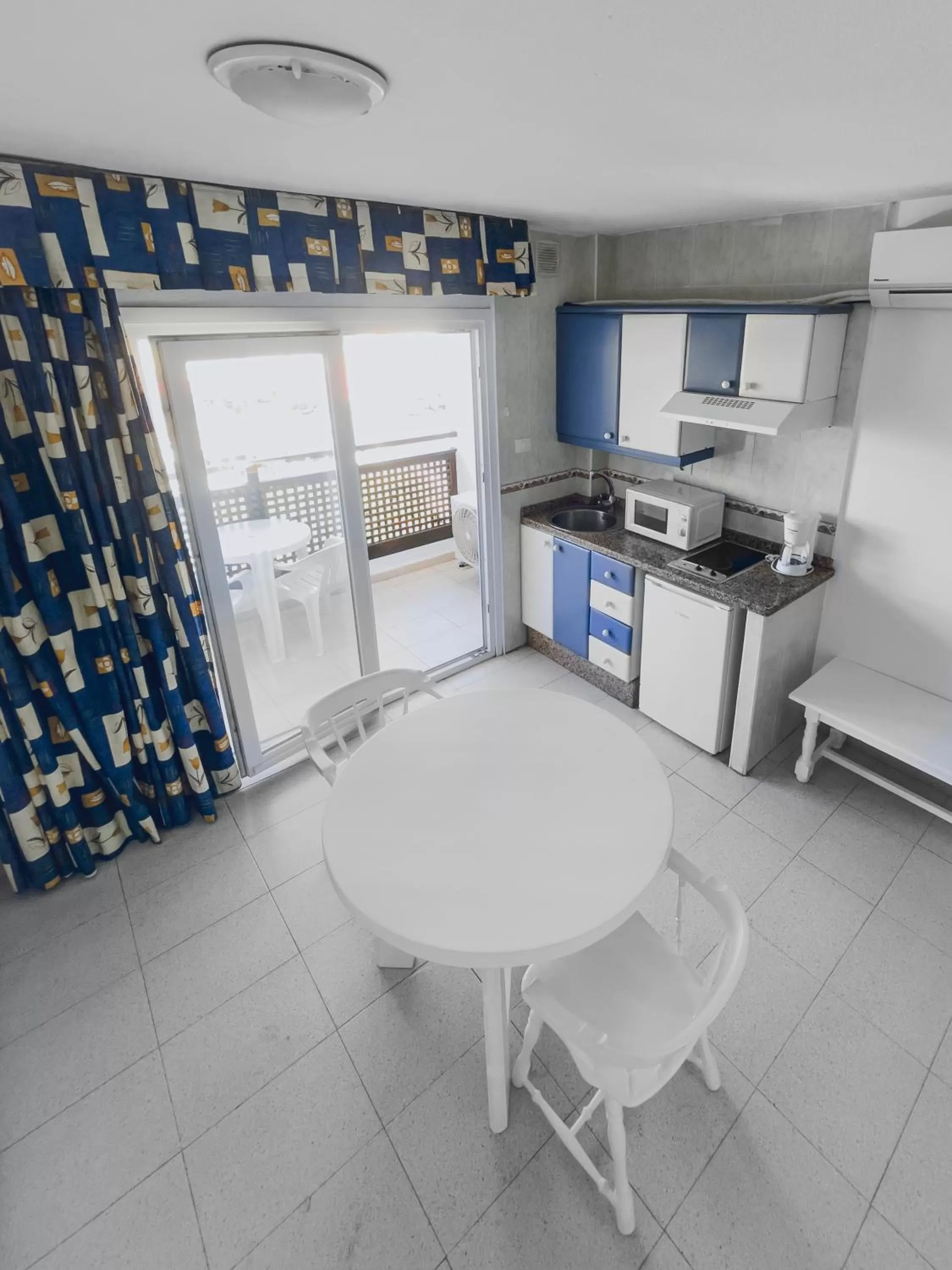 kitchen in Apartamentos Pez Azul