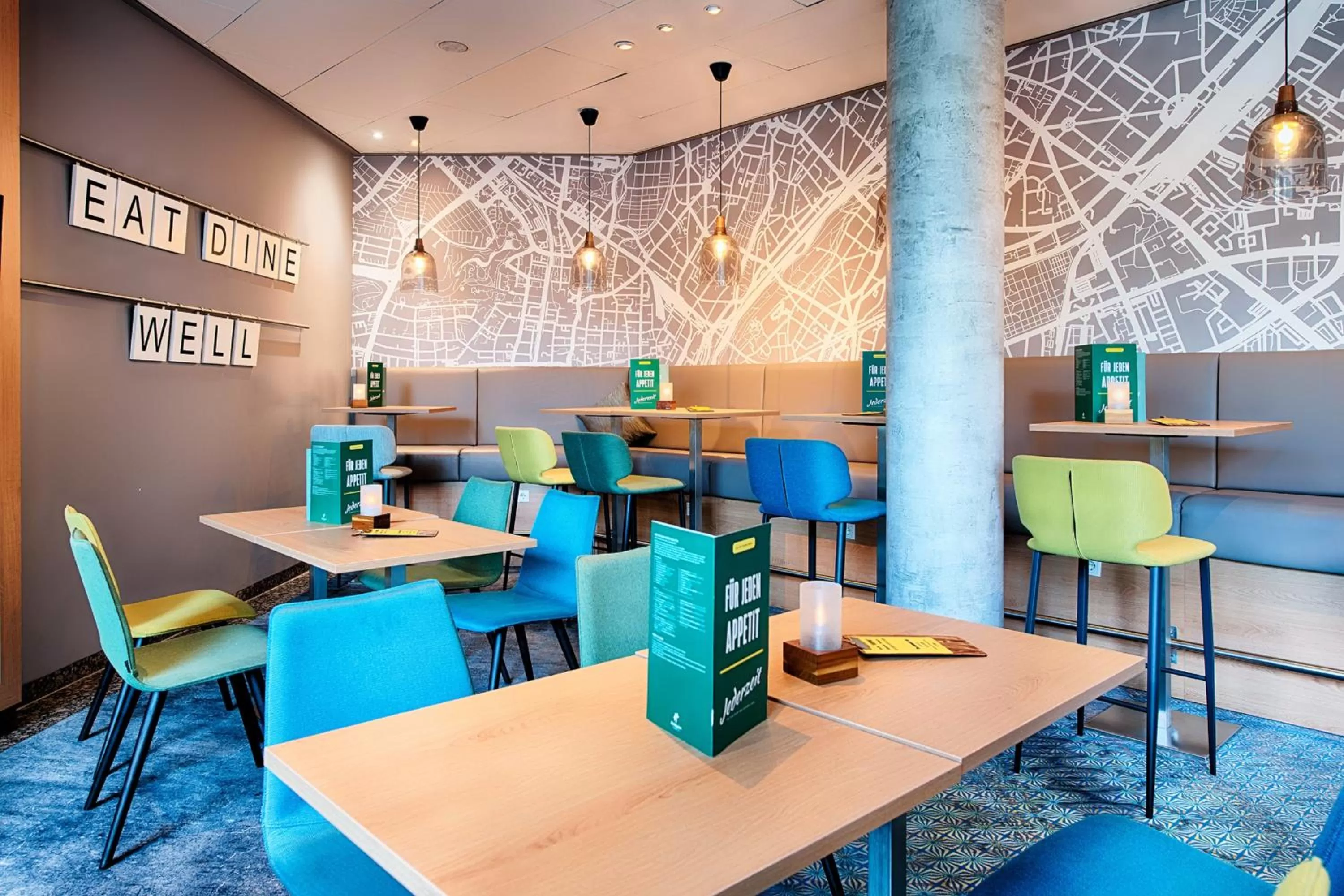 Lounge or bar in Holiday Inn Munich - South by IHG