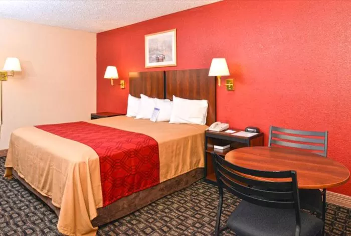 Bed in Americas Best Value Inn-Near NRG Park/Medical Center