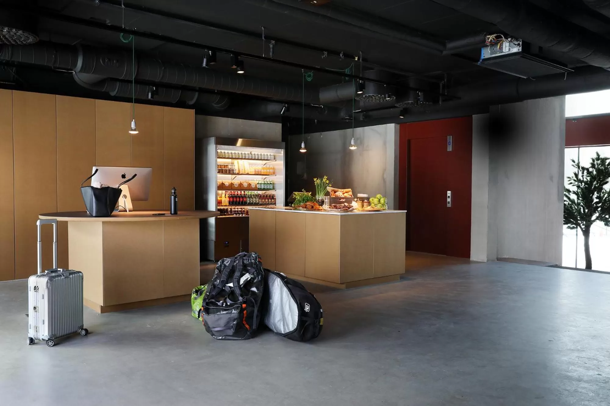 Communal lounge/ TV room in Best Western Plus Ten Hotel