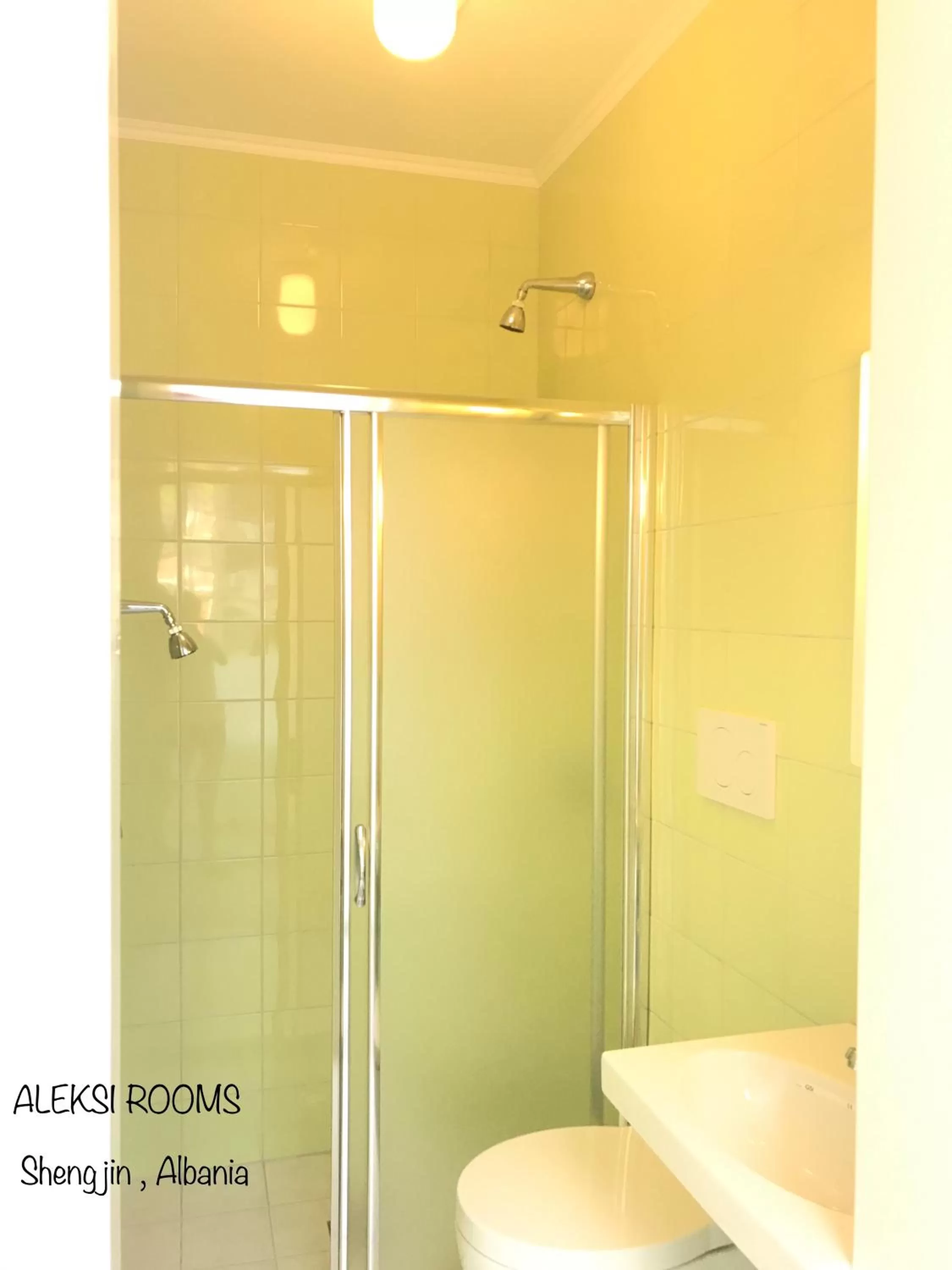 Bathroom in Aleksi rooms