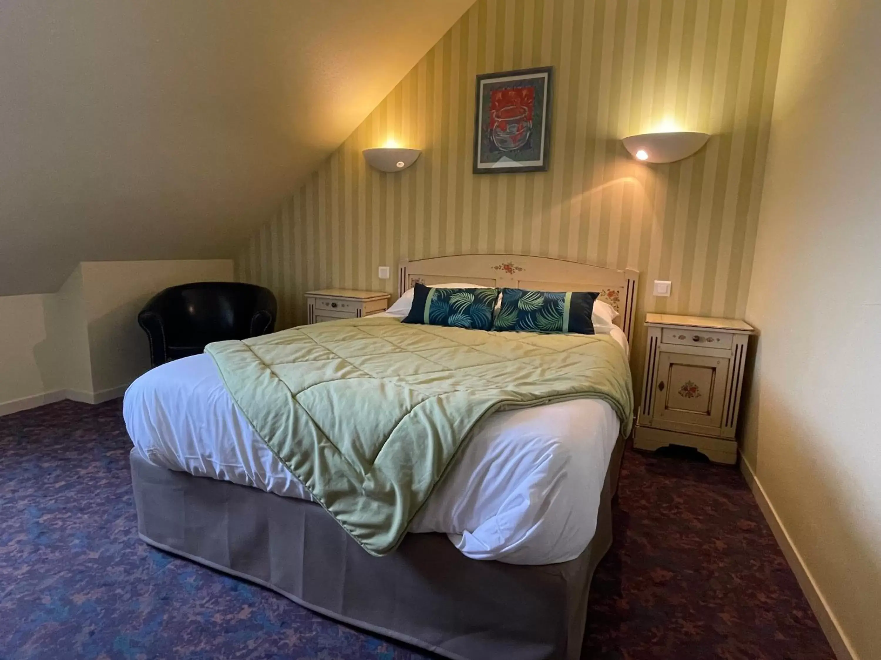 Single Room in Logis Hôtel de la Tête Noire Single Room in Logis Hôtel de la Tête Noire