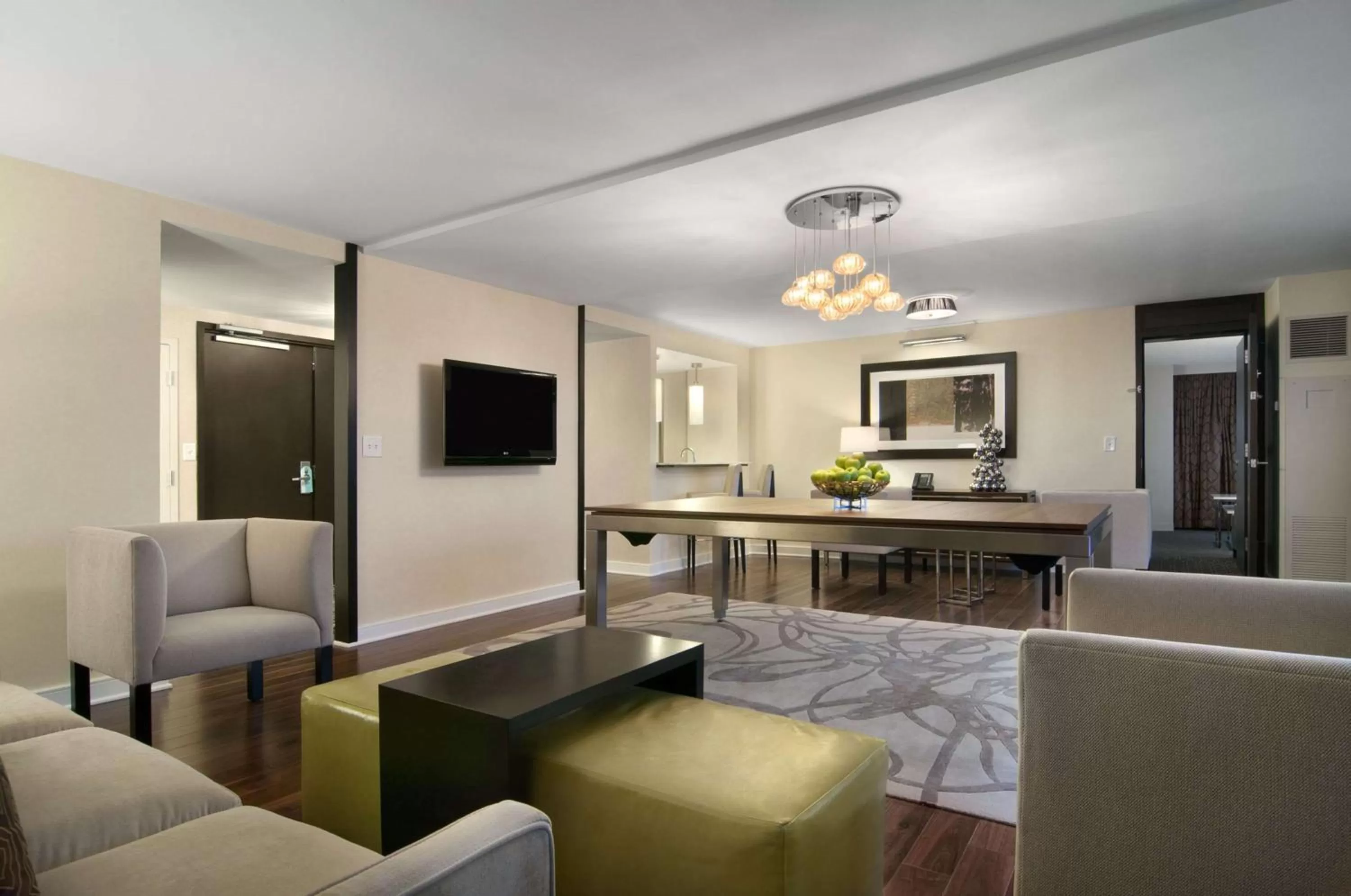 Living room in Hilton Atlanta Airport