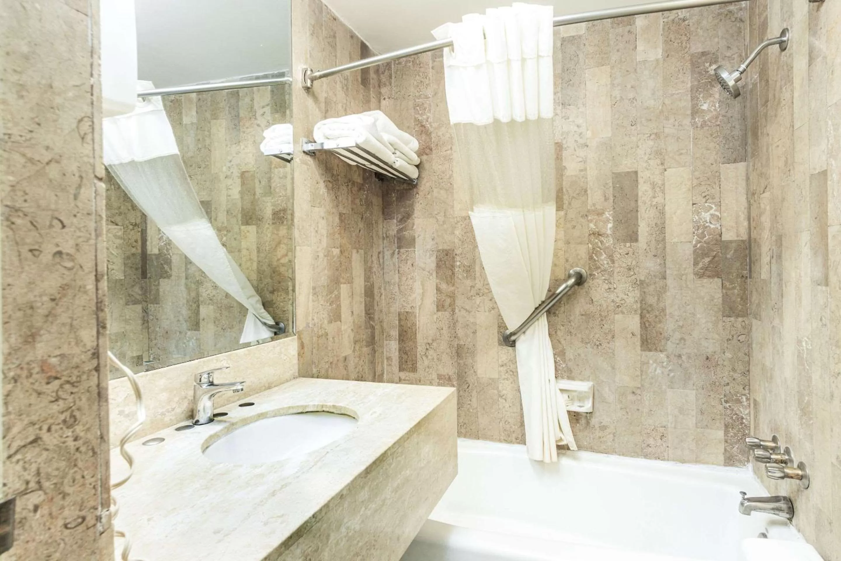 Photo of the whole room, Bathroom in Quality Inn & Suites Saltillo Eurotel