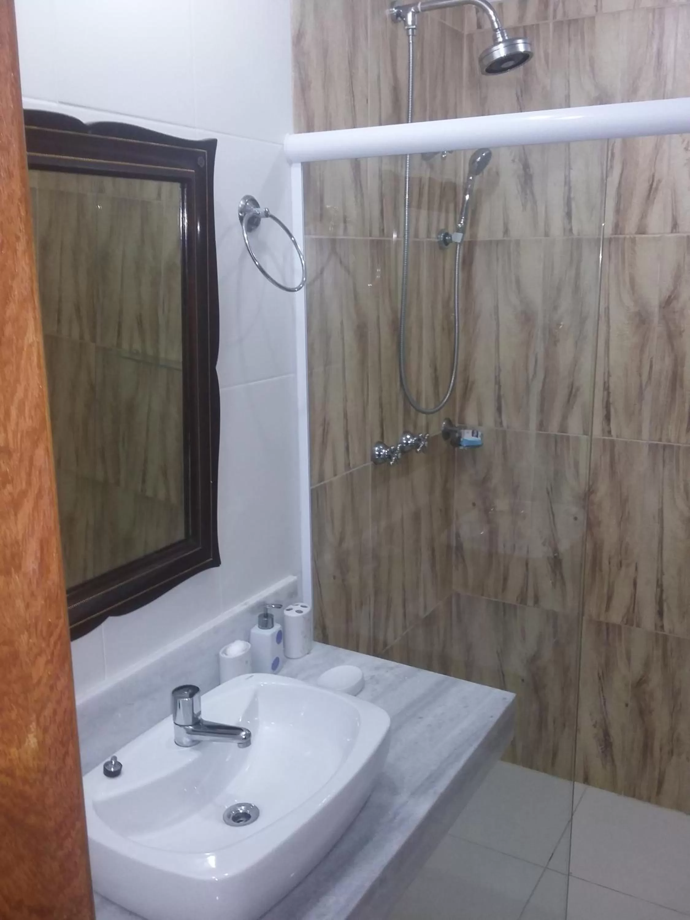 Bathroom in Pousada Ipitanga IV