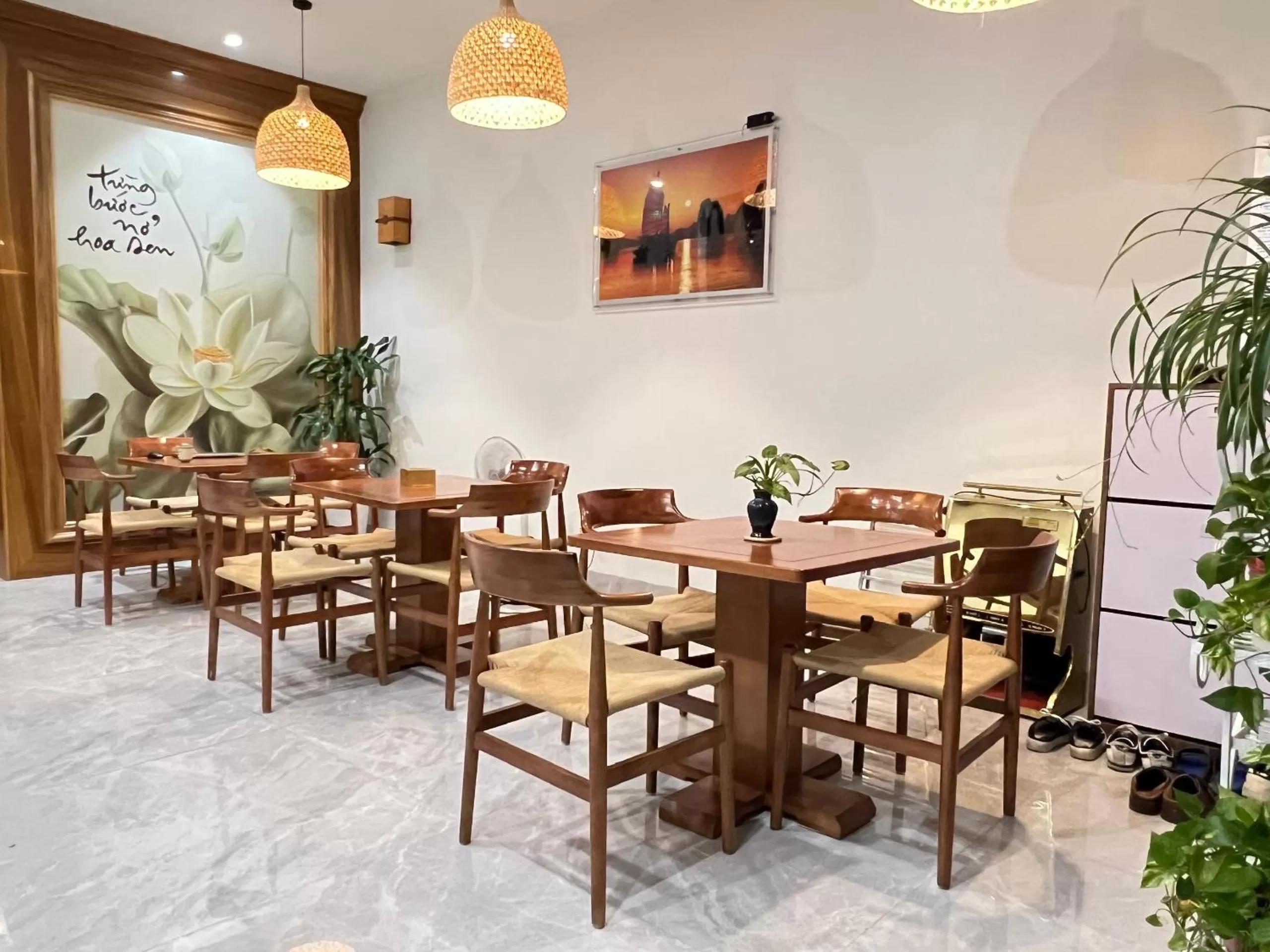 Restaurant/places to eat in Samatha Hotel Bai Chay, Ha Long