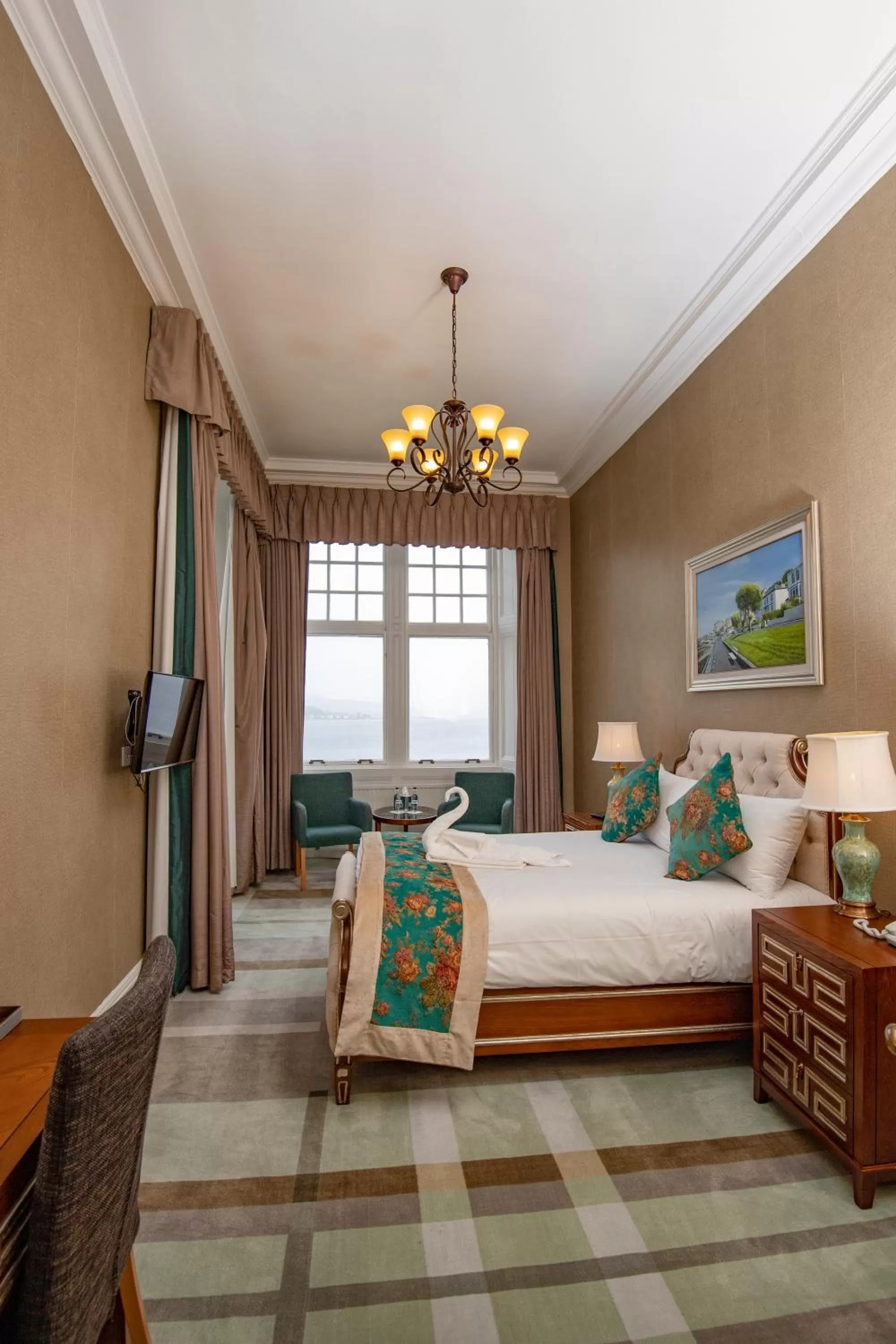 Bedroom, Bed in The Glenburn Hotel