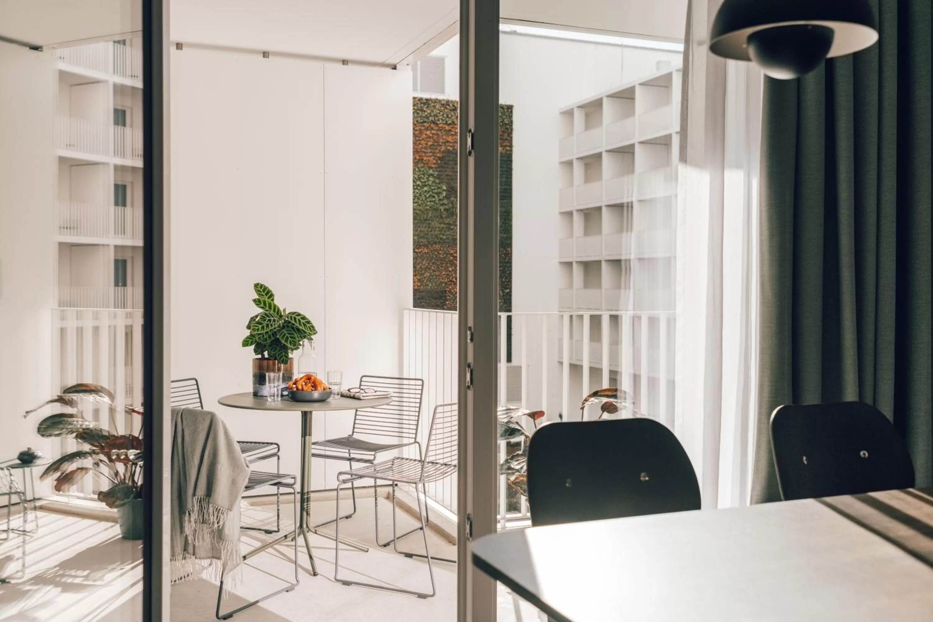 Balcony/Terrace, Bed in Revo Munich