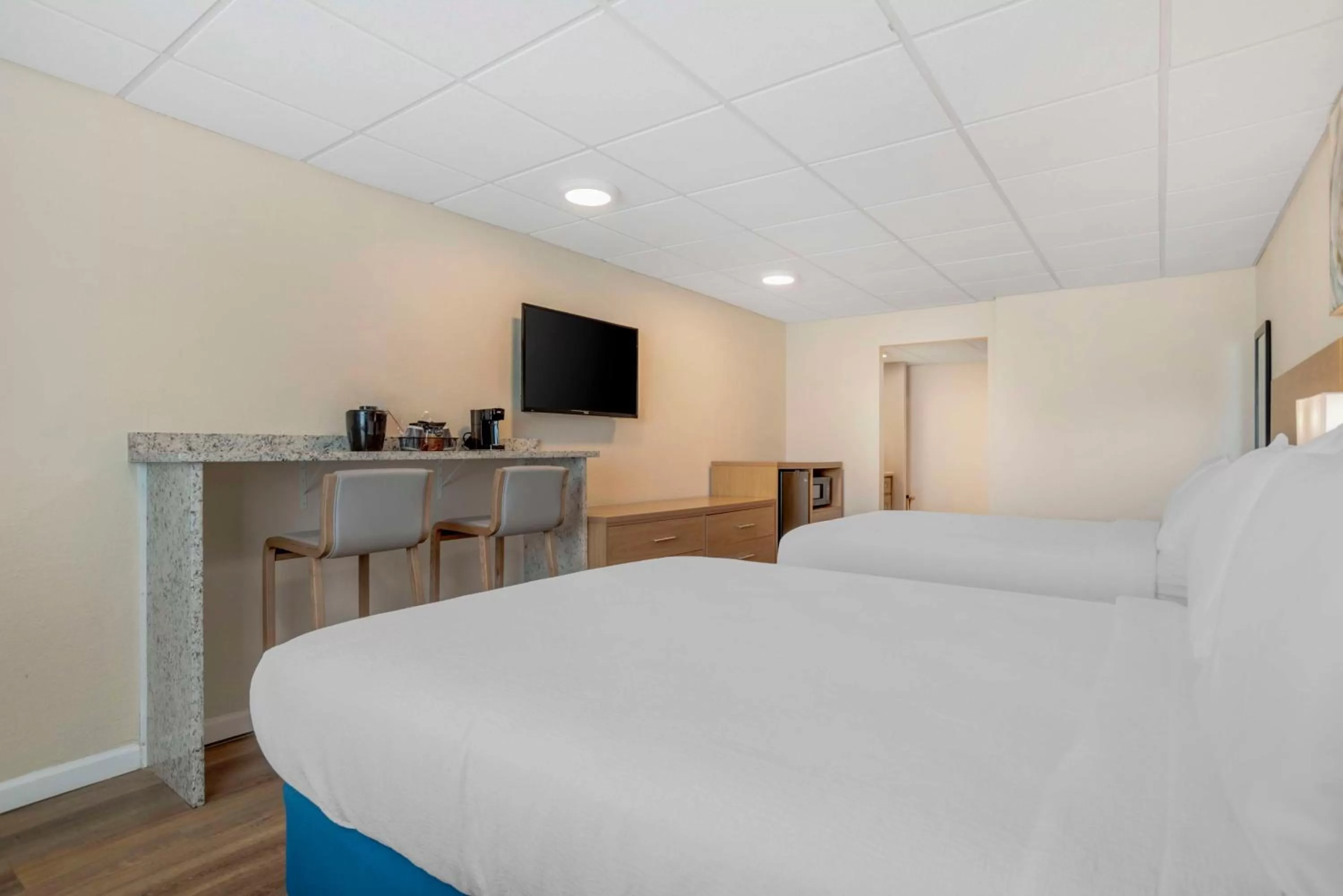 Bedroom, Bed in Chateau Beachfront Hotel, a By the Sea Resort