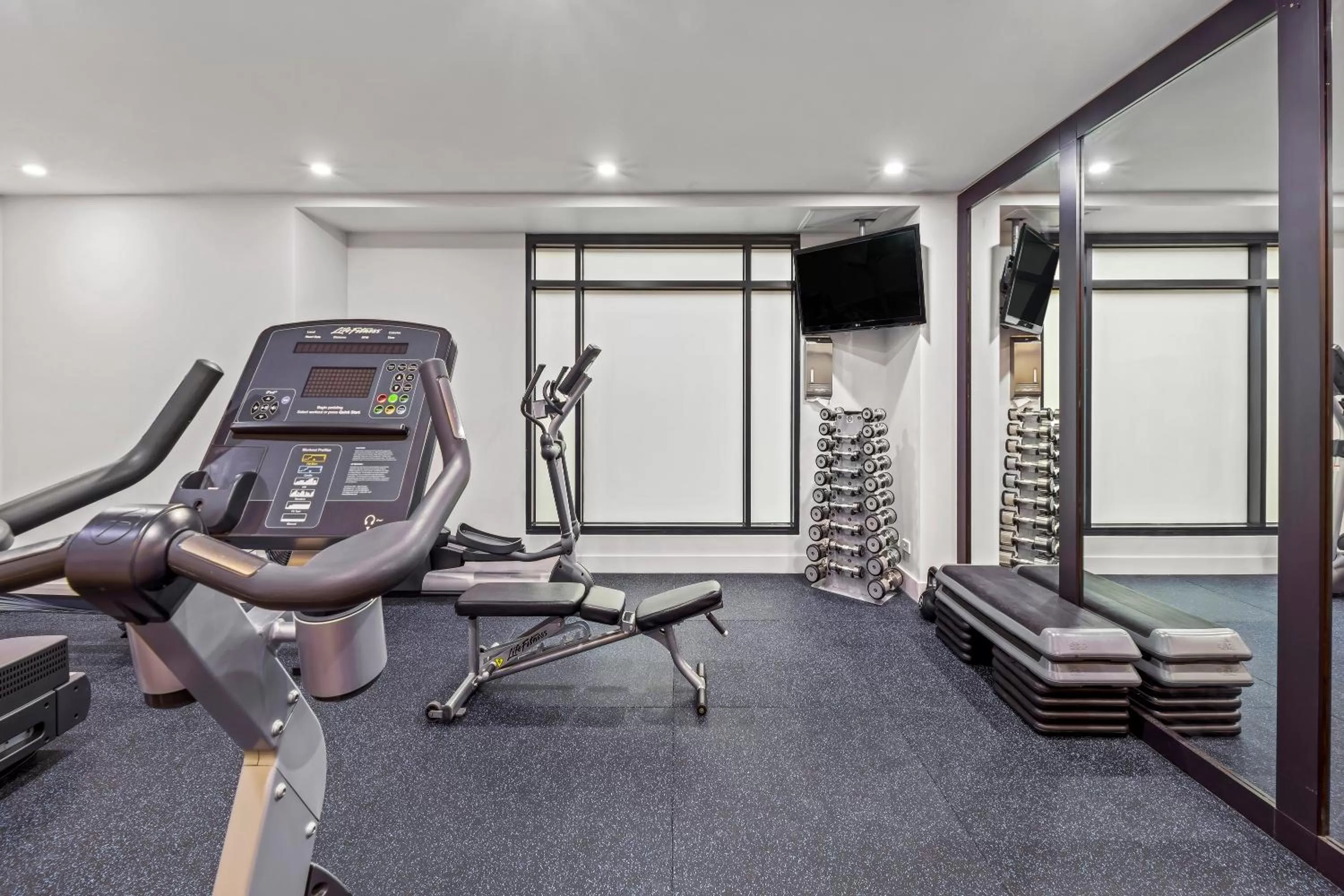 Fitness centre/facilities in Peppers Waymouth Hotel