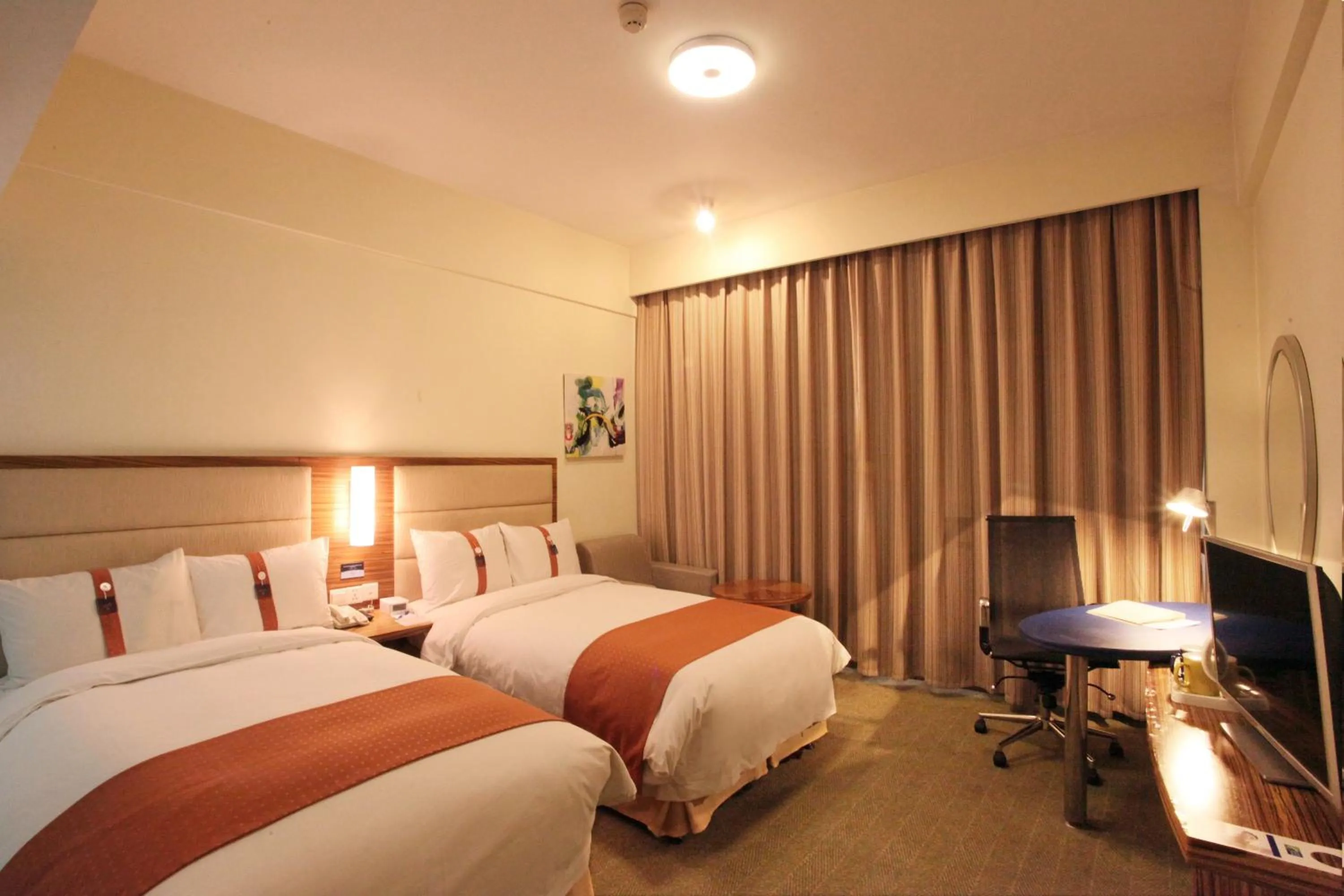 Photo of the whole room, Bed in Holiday Inn Express Hefei South, an IHG Hotel