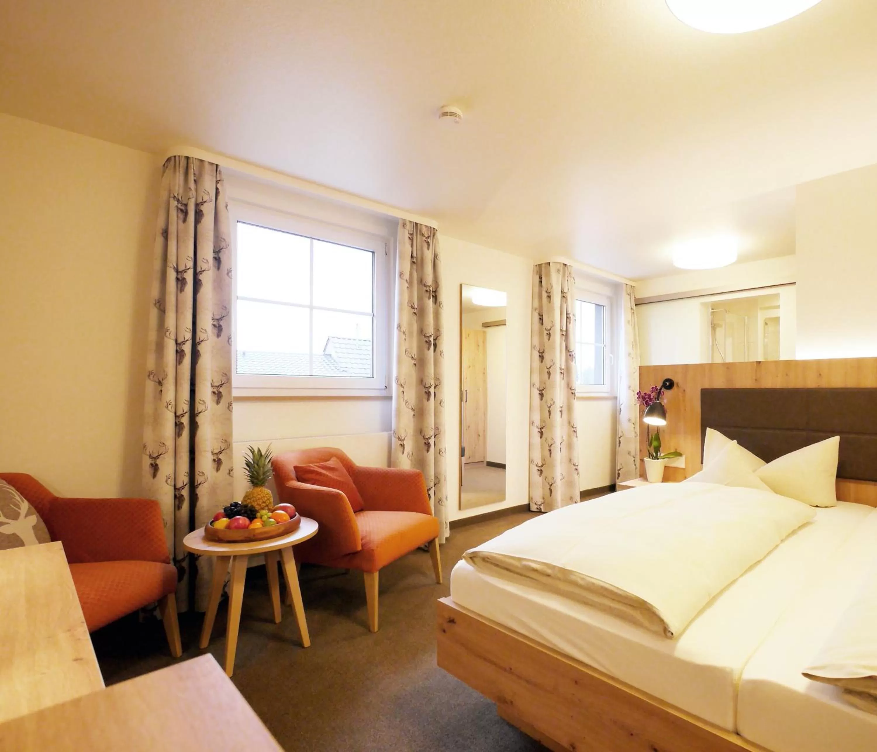 Photo of the whole room, Bed in Berghotel Zollersteighof