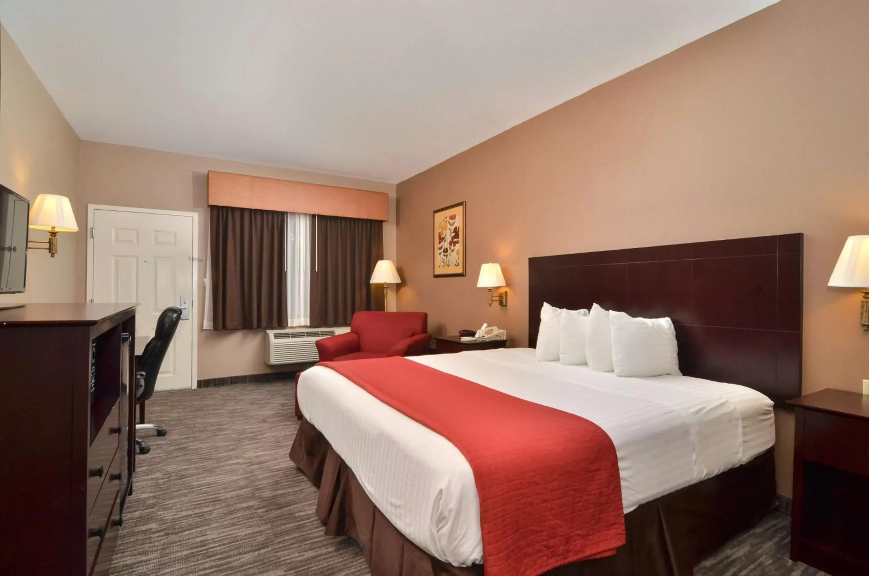 King Room - Non-Smoking in Best Western Dayton Inn & Suites King Room - Non-Smoking in Best Western Dayton Inn & Suites