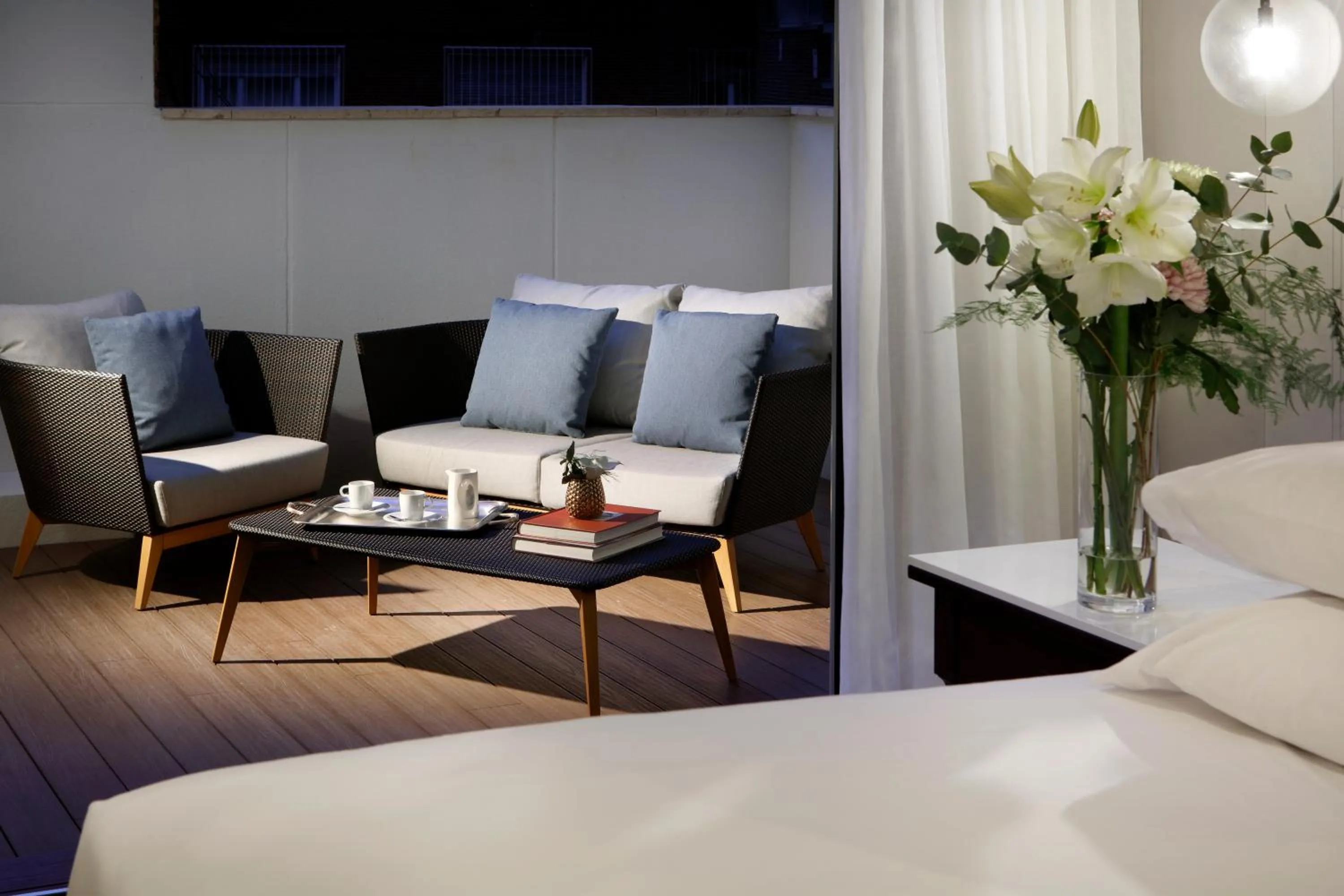 Coffee/tea facilities, Bed in Hyatt Regency Hesperia Madrid