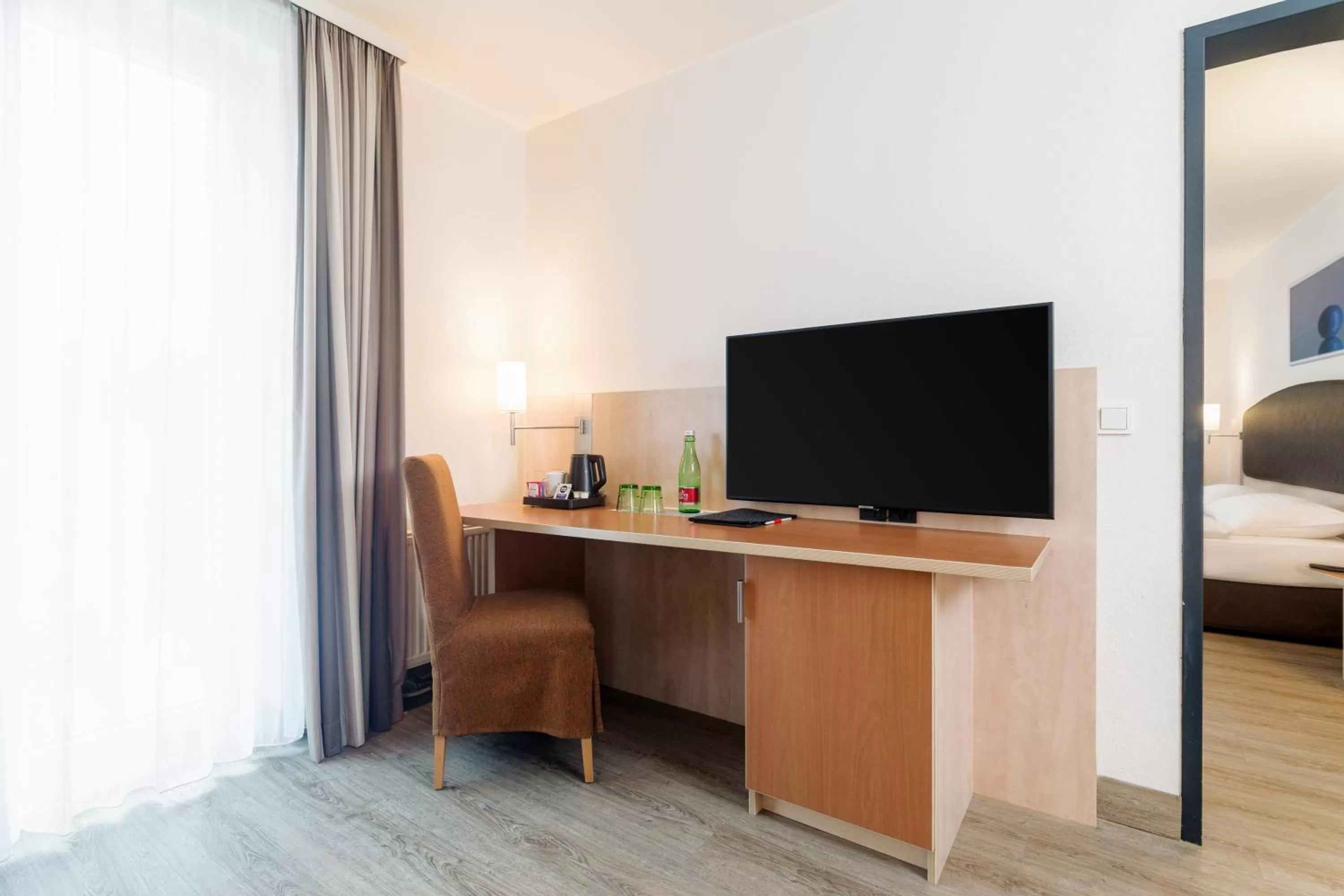 TV and multimedia, Bed in IntercityHotel Wien
