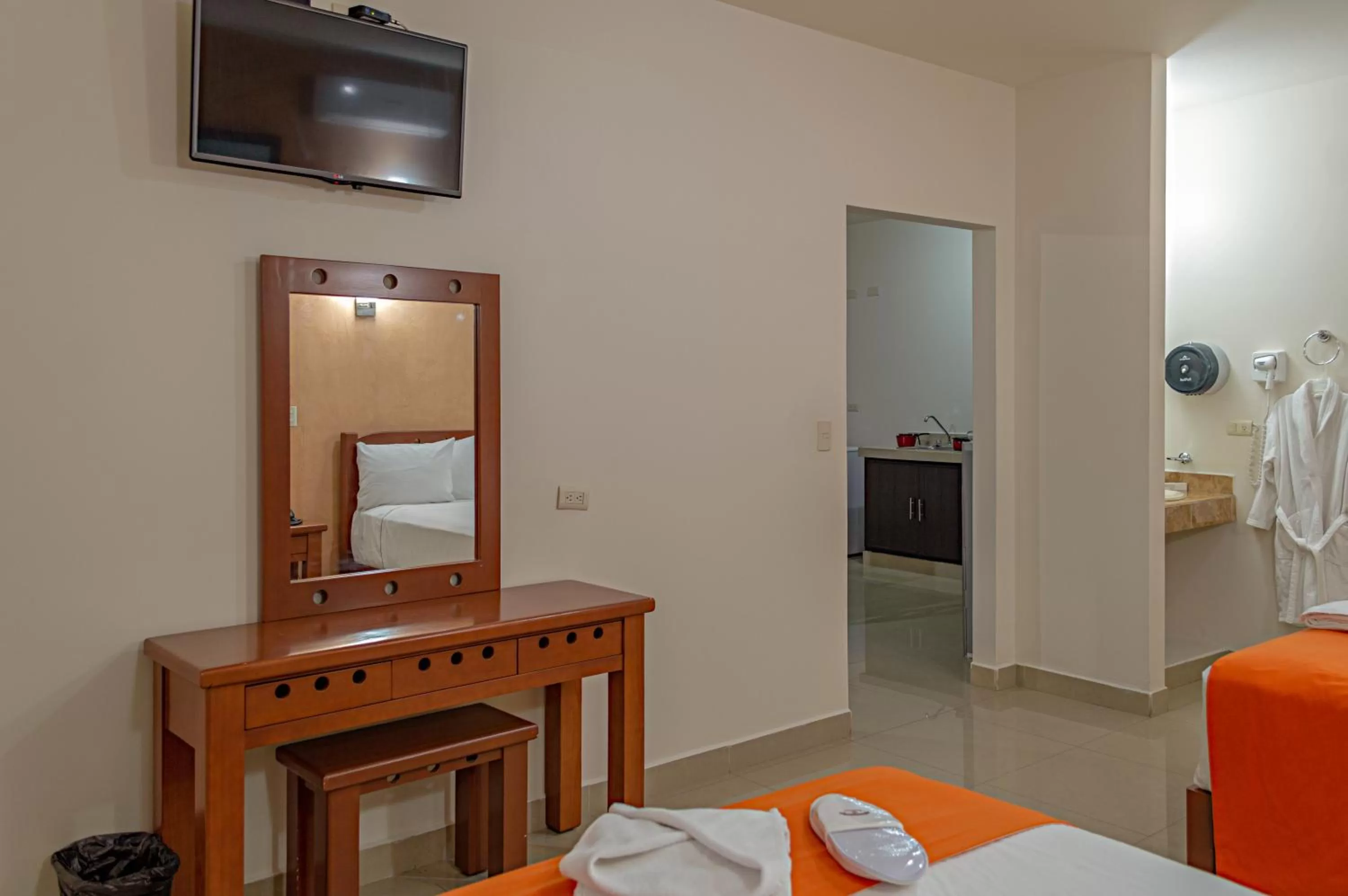 Photo of the whole room, Bed in Gran Hotel Residencial Galerias