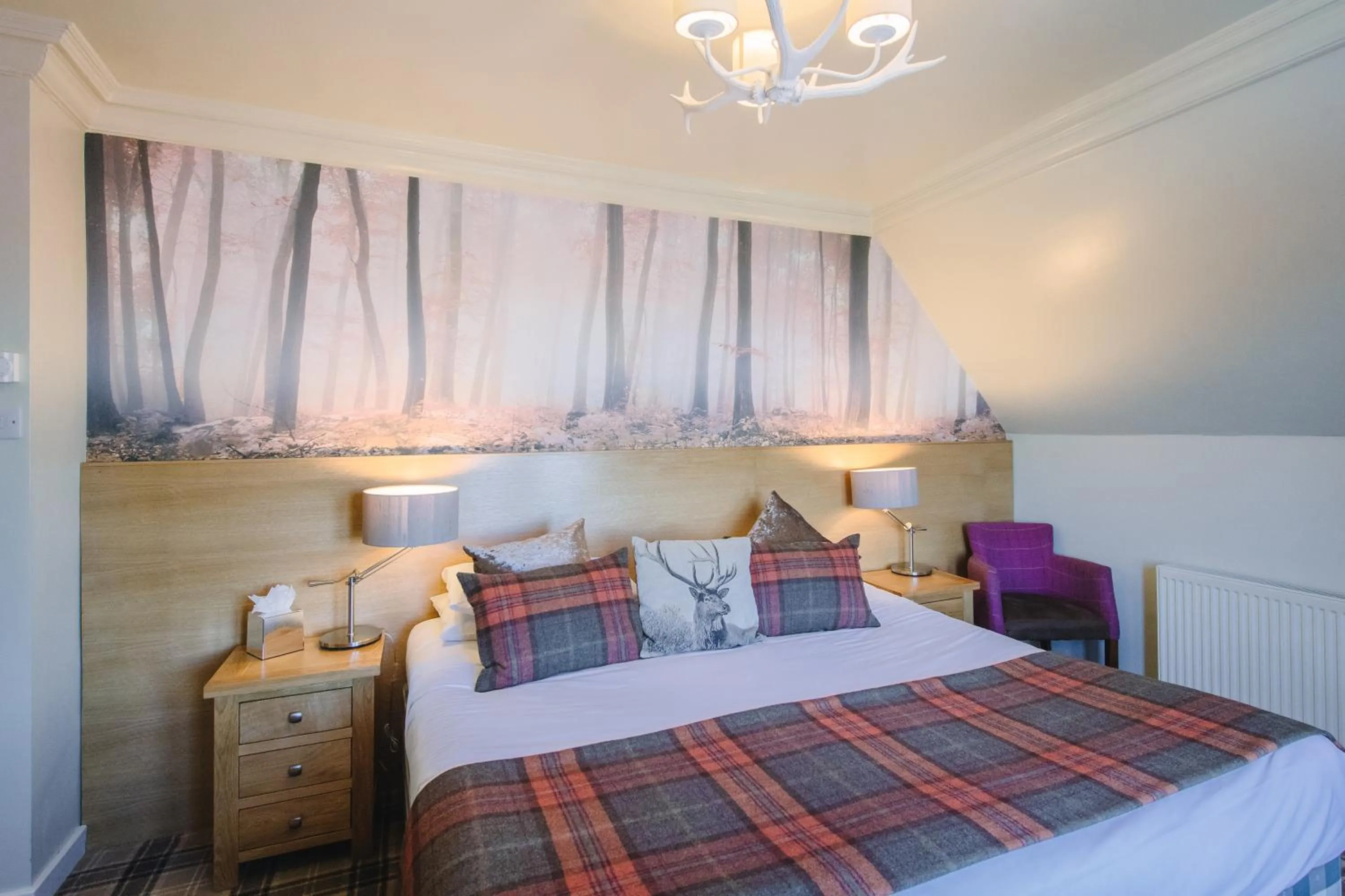 Bed in Boat Country Inn and Restaurant