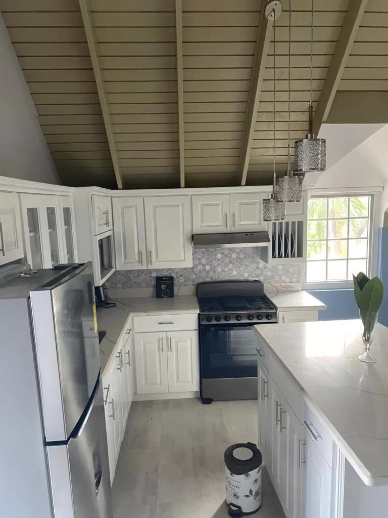 kitchen, Kitchen/Kitchenette in Seacastles by the beach/pool