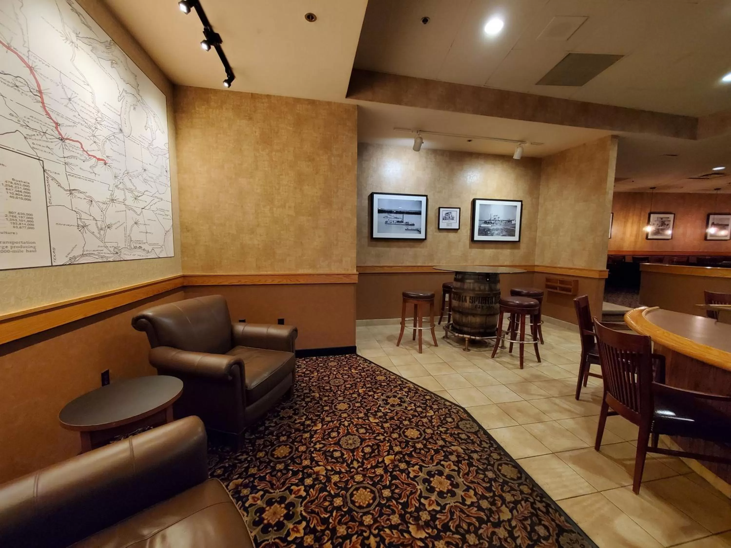 Lounge or bar in Ramkota Hotel Pierre