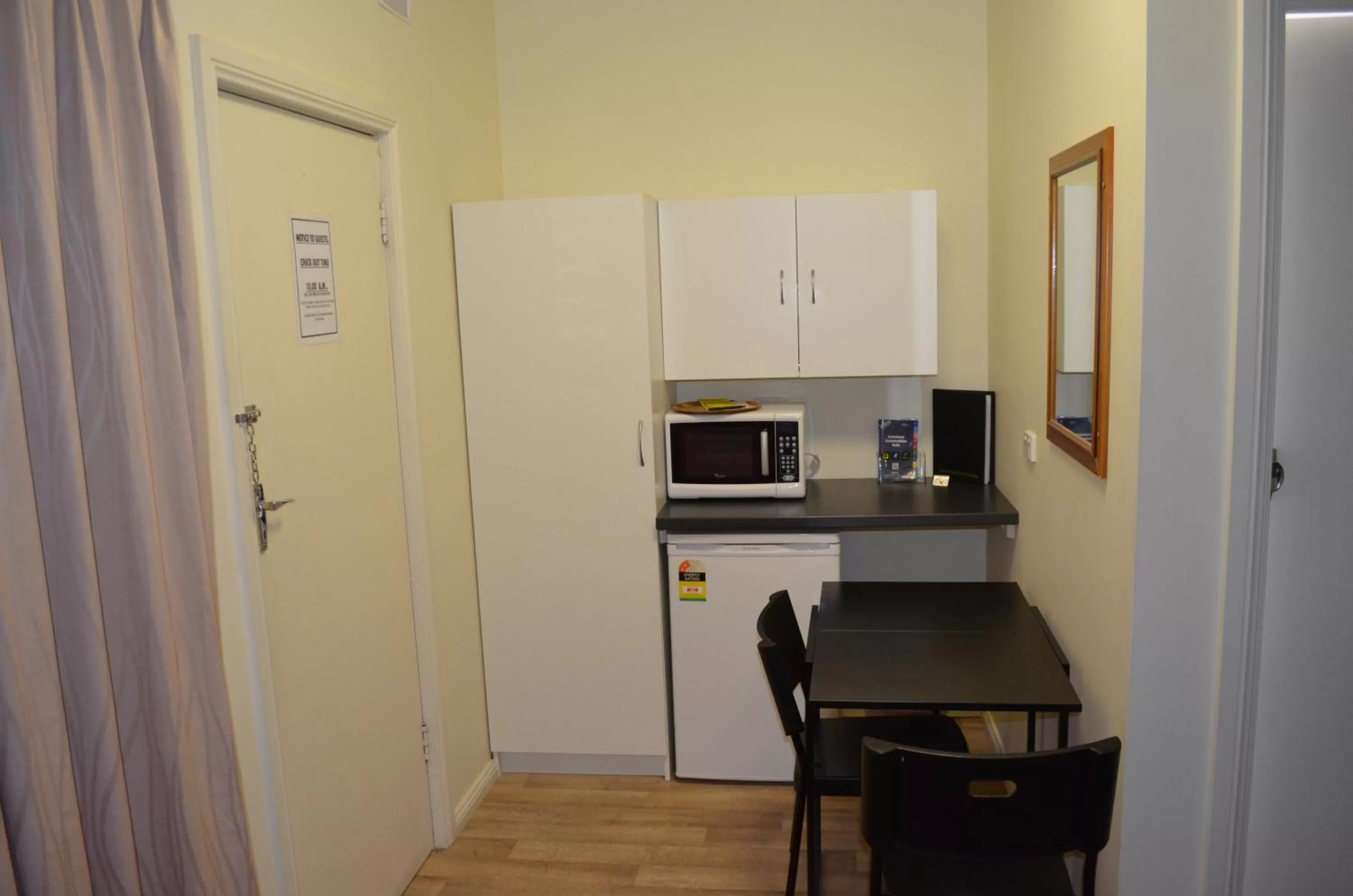 Kitchen or kitchenette, Kitchen/Kitchenette in Kadina Village Motel