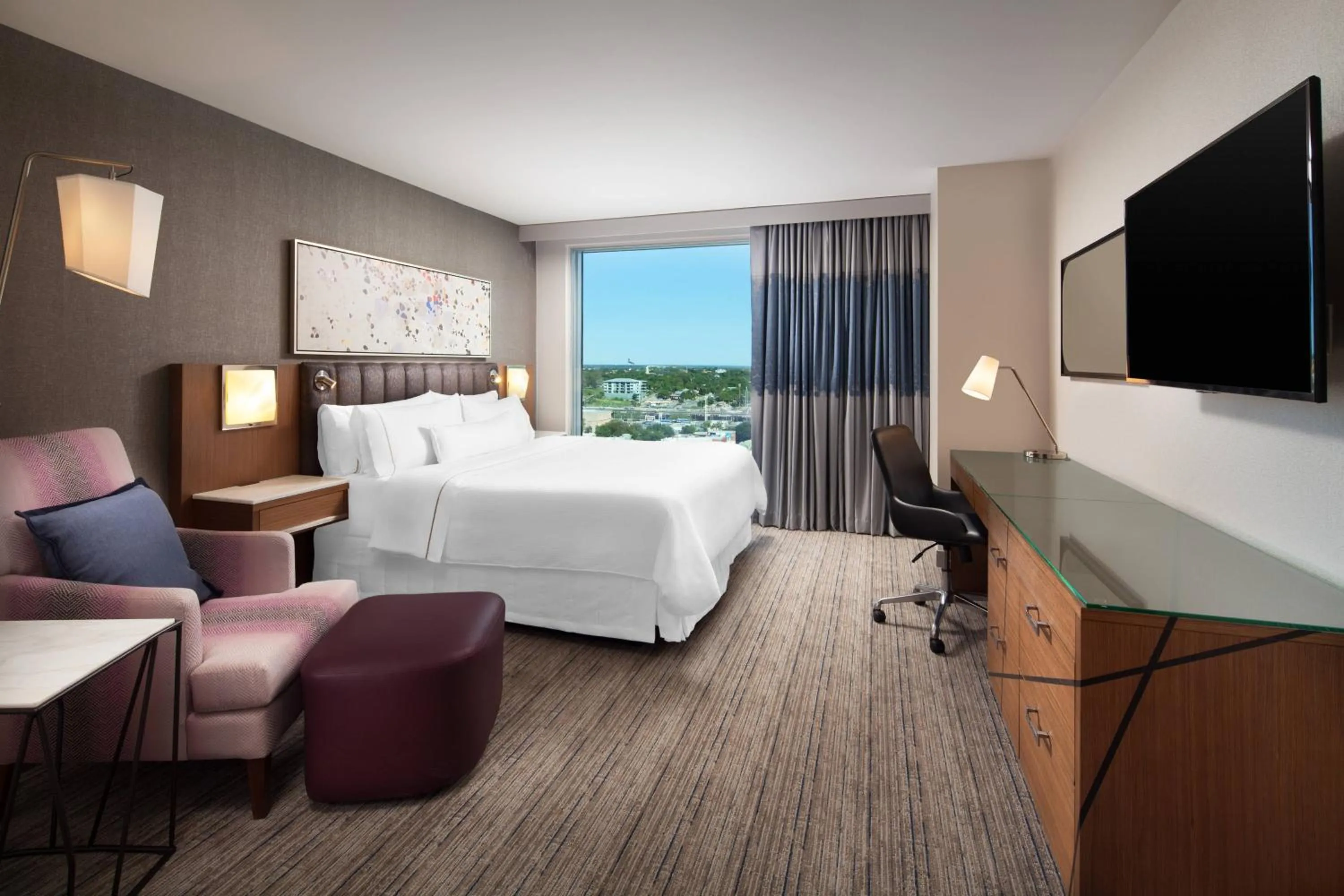 King Room with Roll-In Shower - Mobility and Hearing Accessible in The Westin Austin Downtown