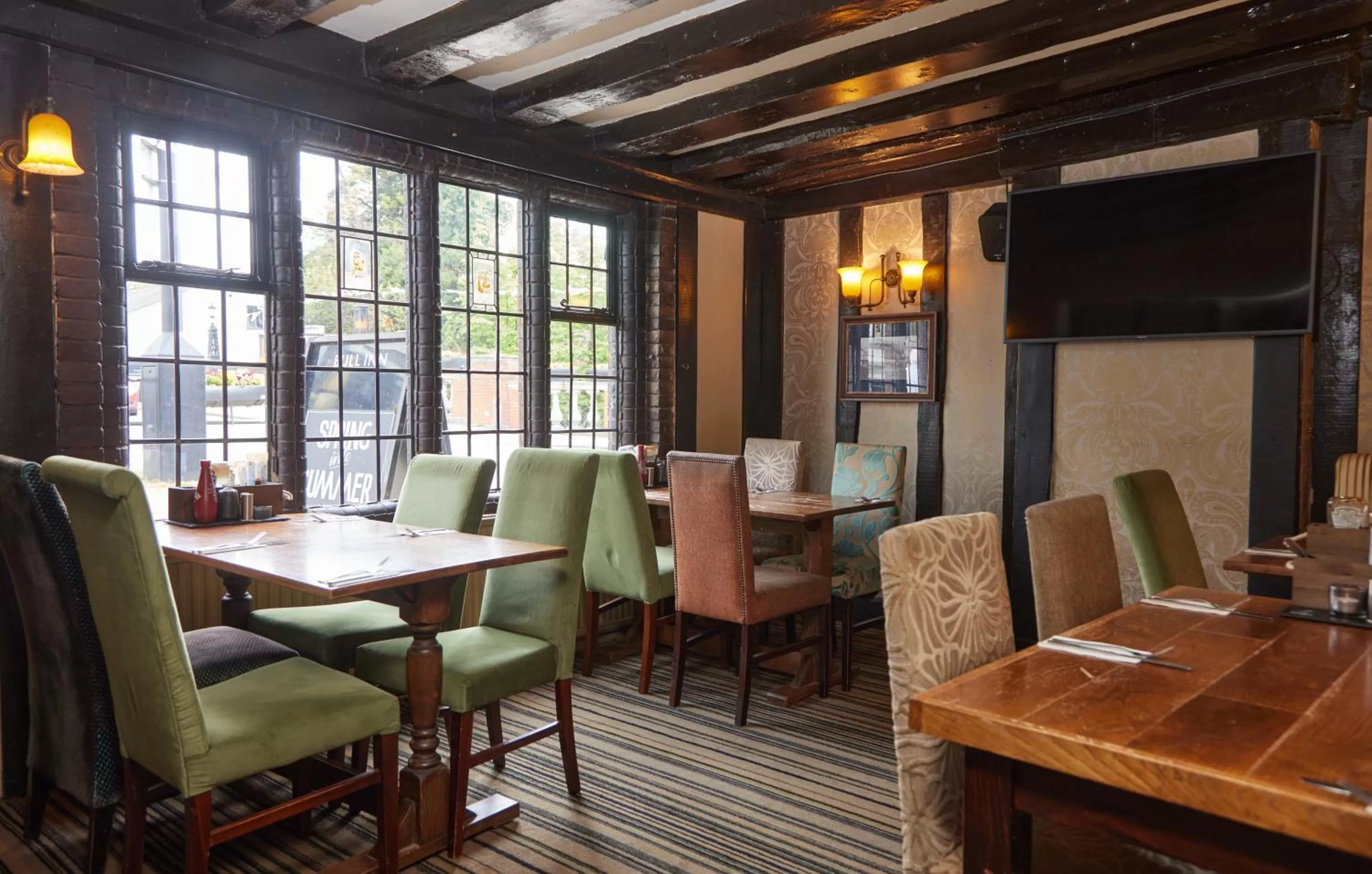 Restaurant/places to eat in Bull Hotel by Greene King Inns