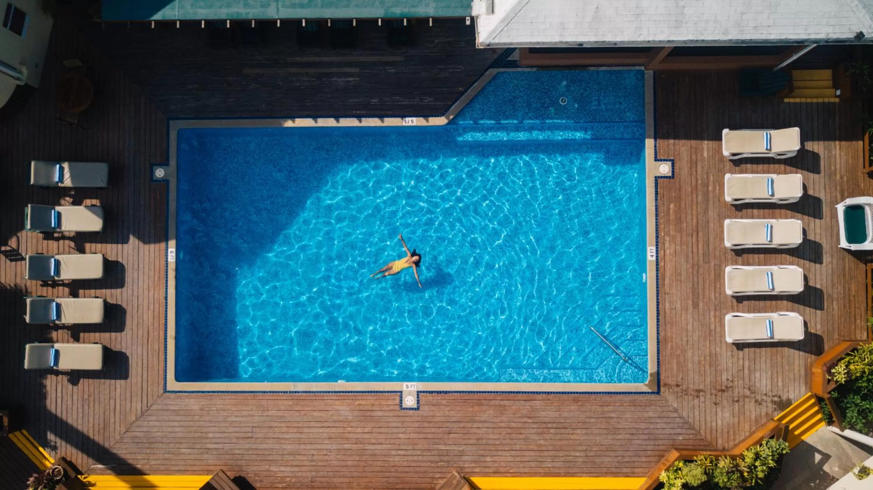 Swimming pool in Best Western Plus Belize Biltmore Plaza