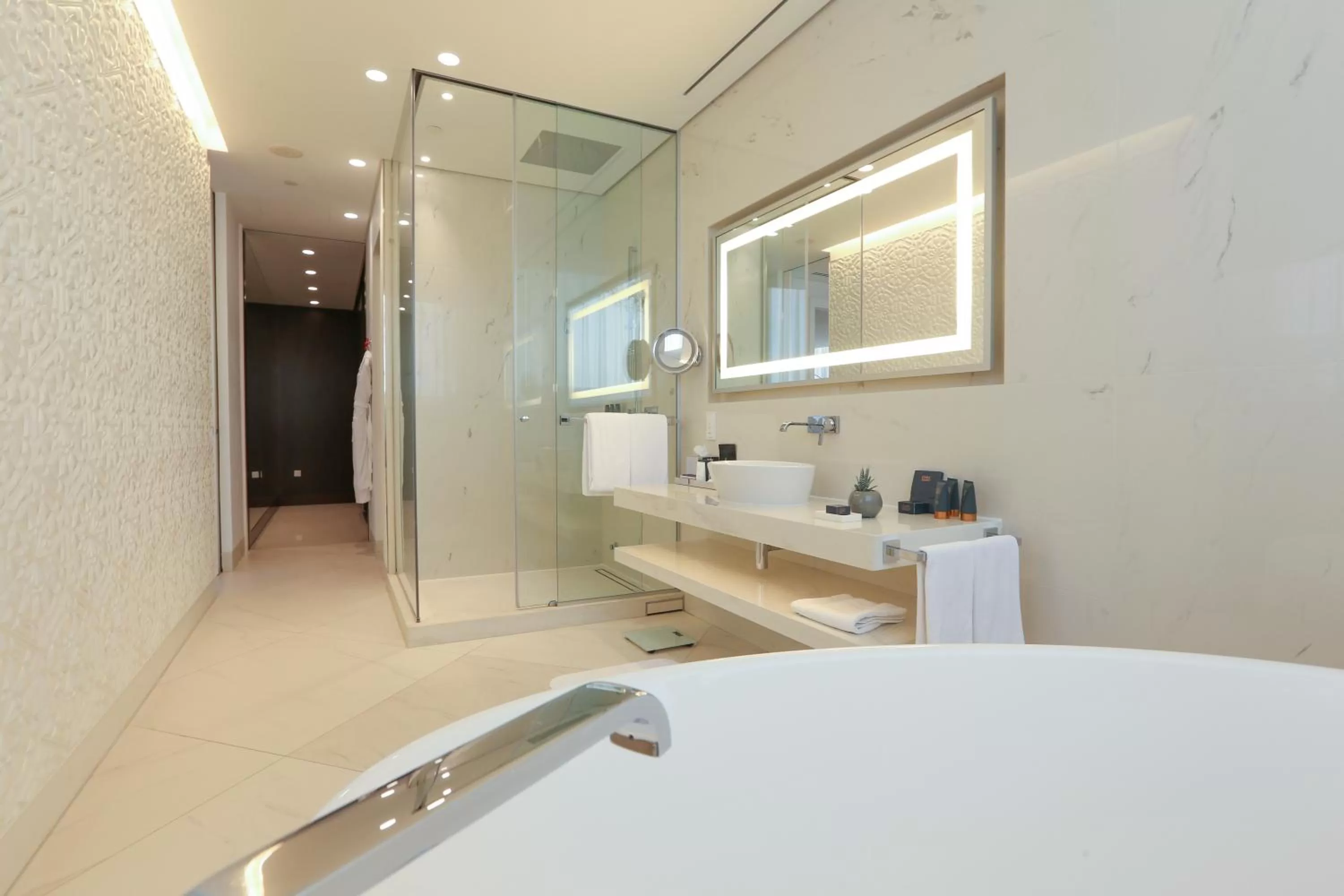 Shower in Mondrian Doha