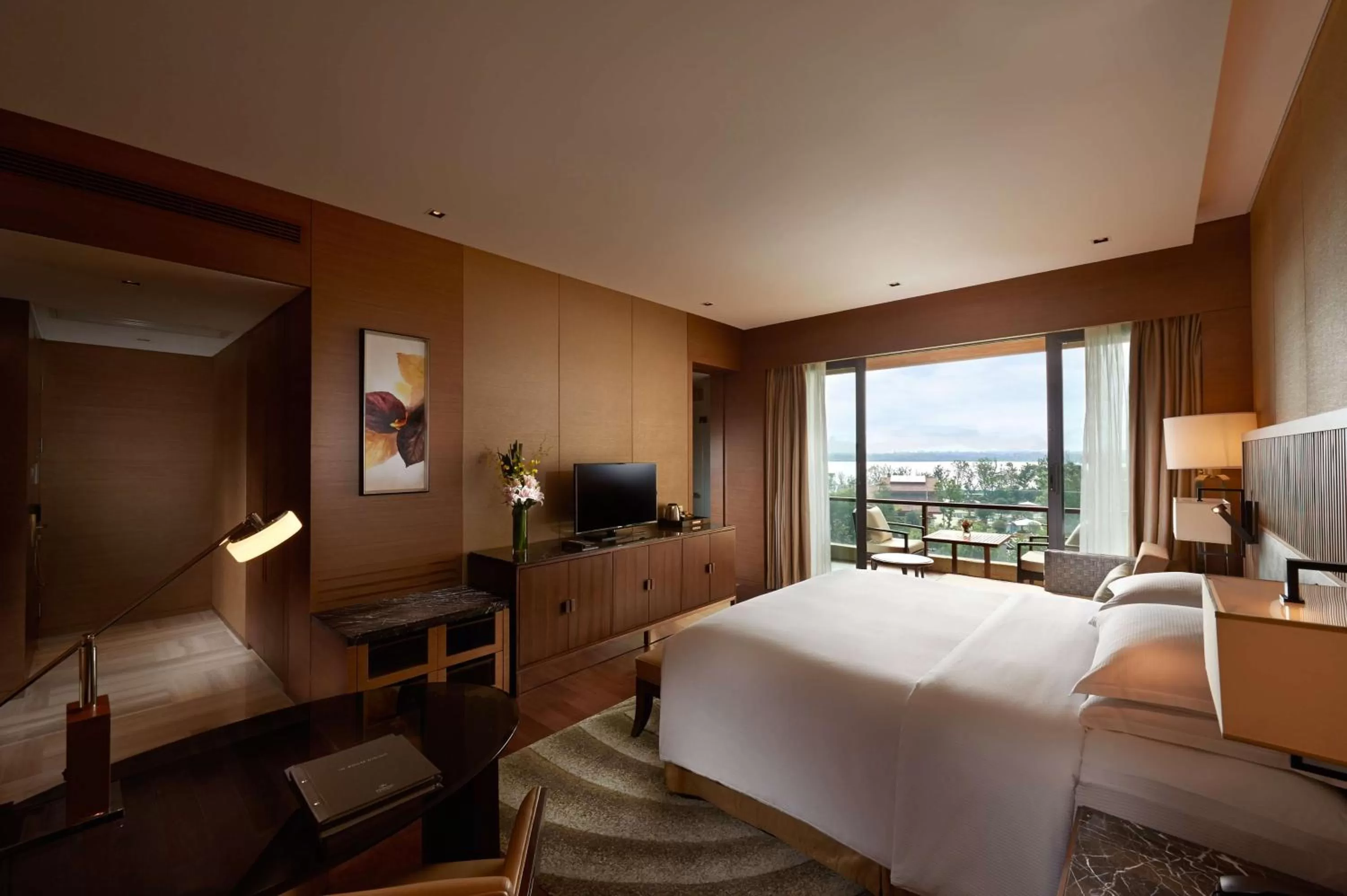 Bedroom, Bed in Hilton Wuhan Optics Valley