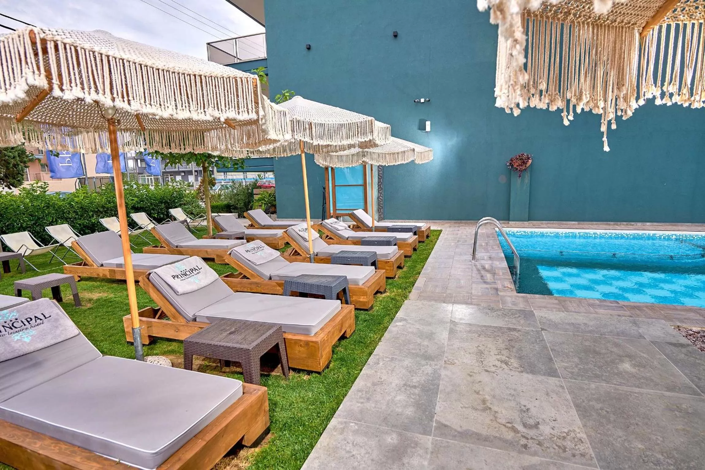 Swimming pool in Principal New Leisure Hotel