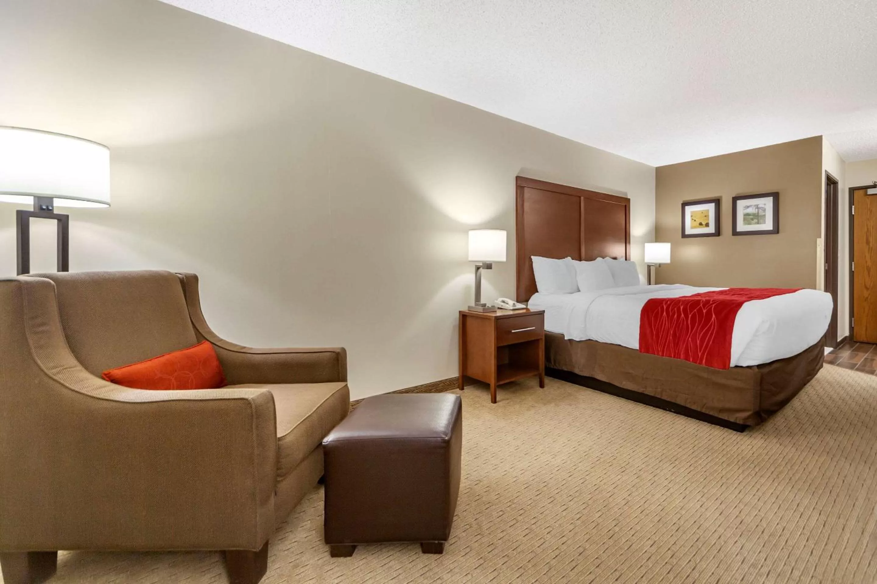 Photo of the whole room, Bed in Comfort Inn Valentine